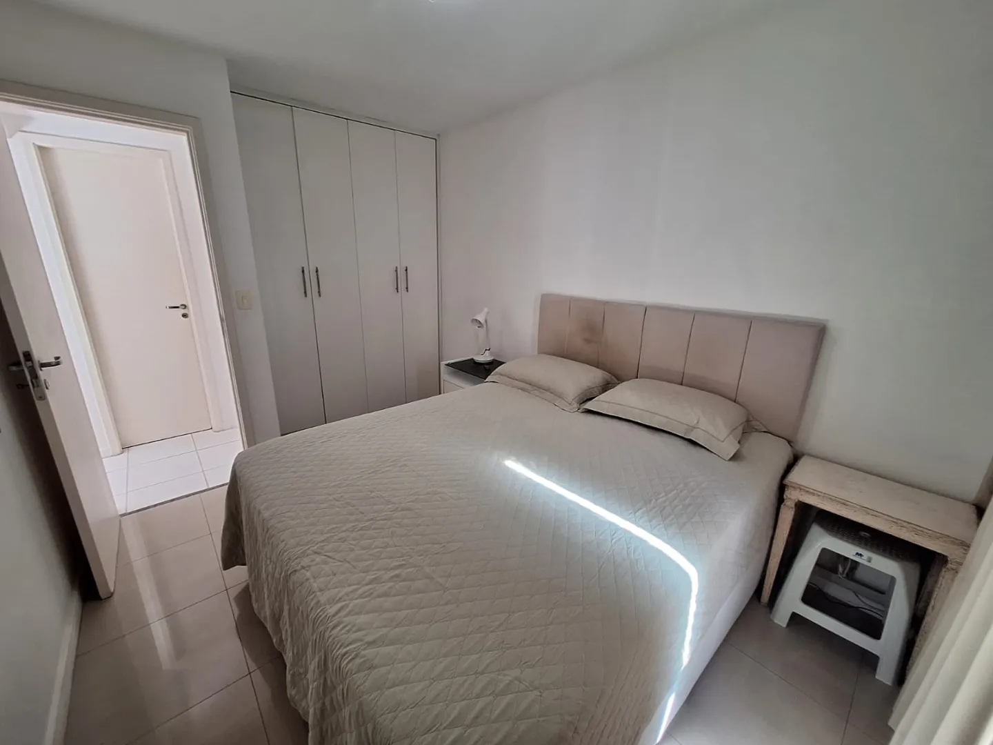 APARTAMENTO QUARTO E SALA VARANDA NASCENTE PISCINA ACADEMIA ELEVADOR &Agrave; VENDA NA BARRA! Rua Marquês de Caravelas Salvador - 