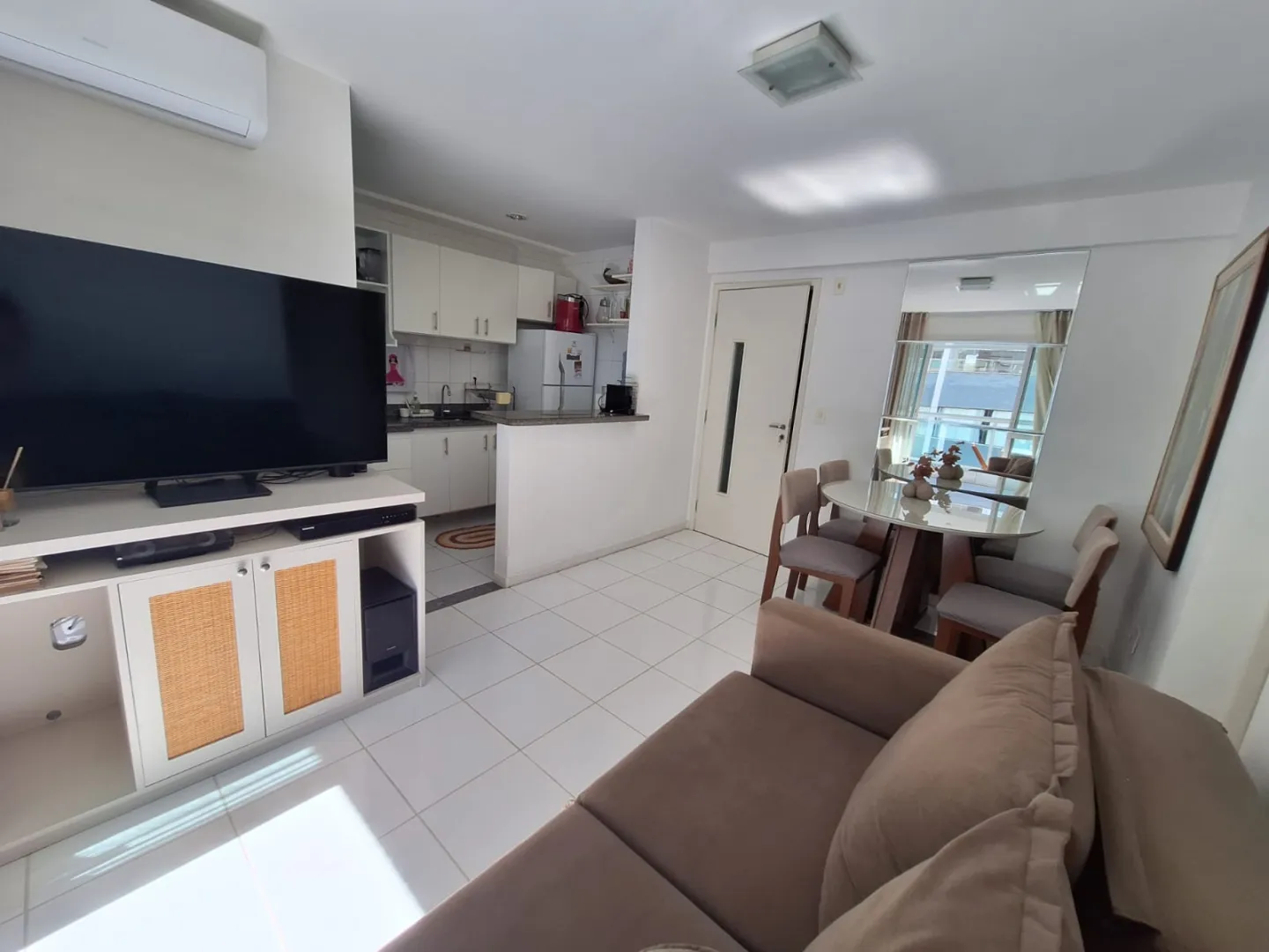 APARTAMENTO QUARTO E SALA VARANDA NASCENTE PISCINA ACADEMIA ELEVADOR &Agrave; VENDA NA BARRA! Rua Marquês de Caravelas Salvador - 