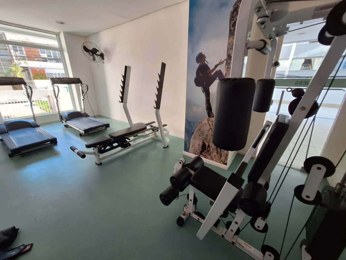 APARTAMENTO QUARTO E SALA VARANDA NASCENTE PISCINA ACADEMIA ELEVADOR &Agrave; VENDA NA BARRA! Rua Marquês de Caravelas Salvador - 