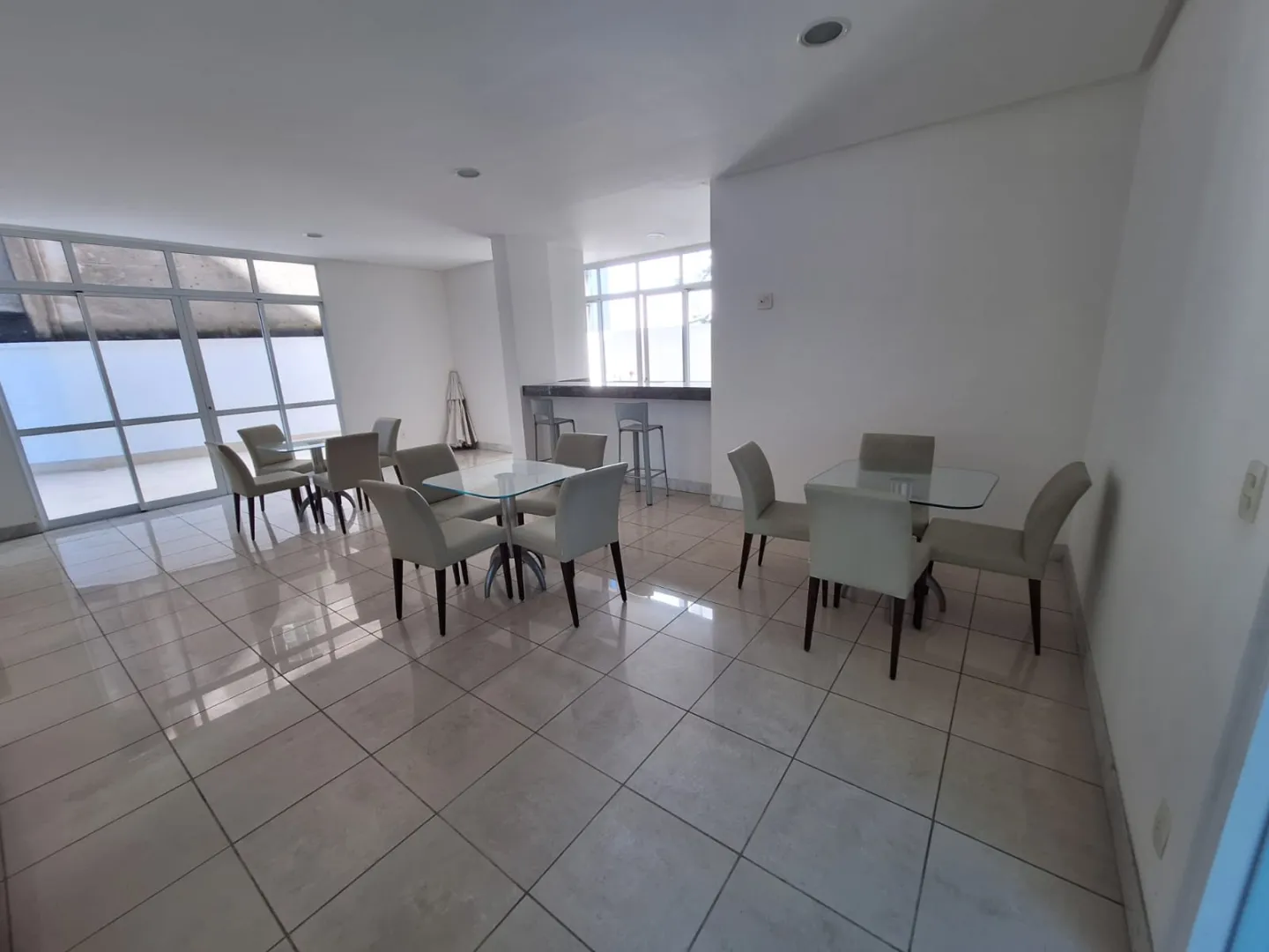 APARTAMENTO QUARTO E SALA VARANDA NASCENTE PISCINA ACADEMIA ELEVADOR &Agrave; VENDA NA BARRA! Rua Marquês de Caravelas Salvador - 