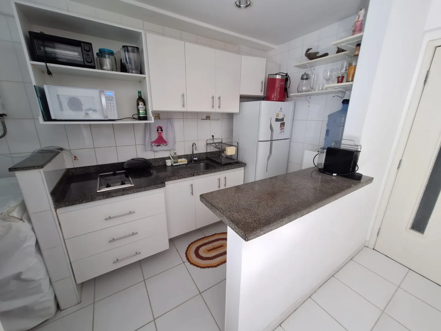 APARTAMENTO QUARTO E SALA VARANDA NASCENTE PISCINA ACADEMIA ELEVADOR &Agrave; VENDA NA BARRA! Rua Marquês de Caravelas Salvador - 