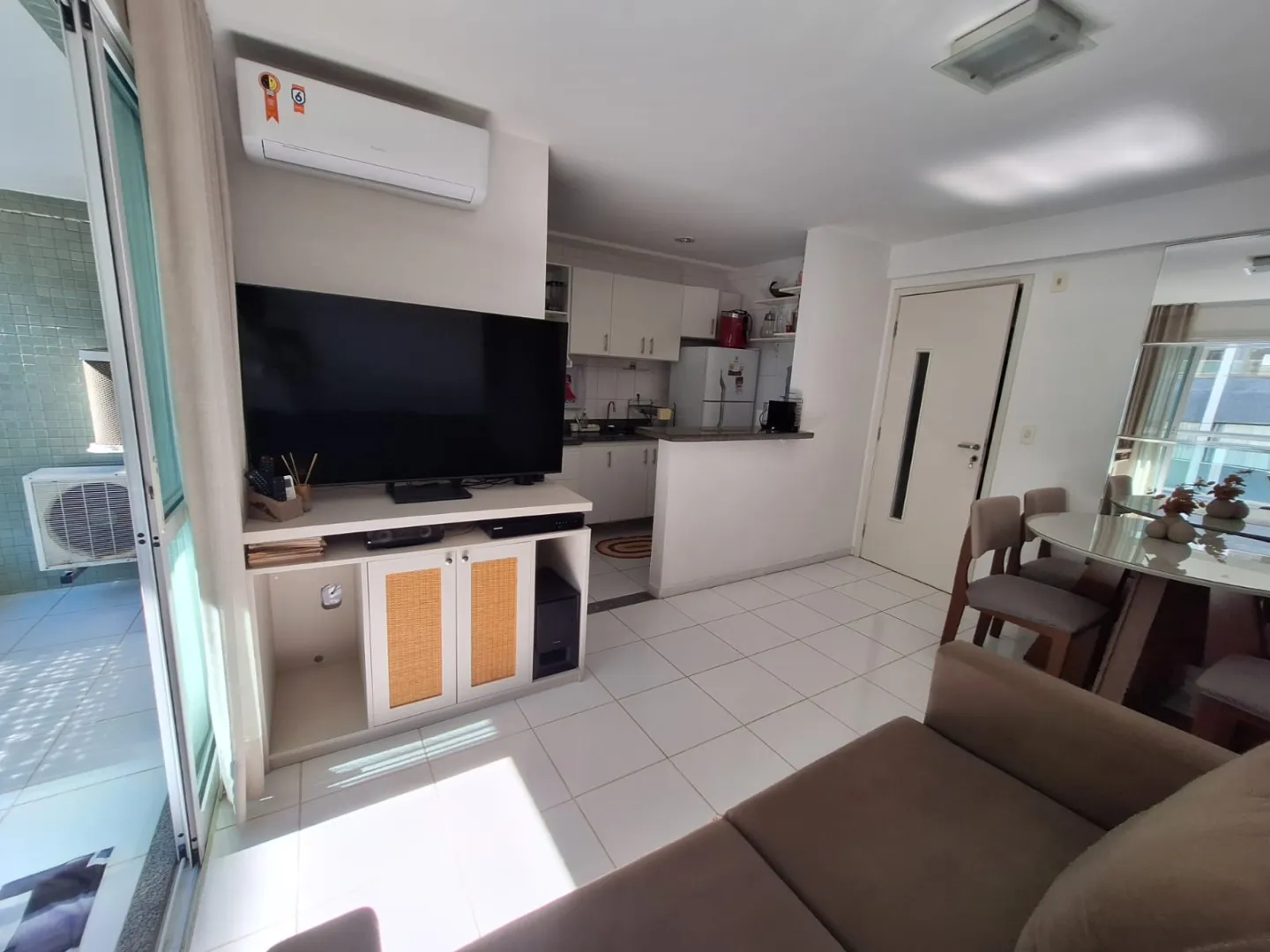 APARTAMENTO QUARTO E SALA VARANDA NASCENTE PISCINA ACADEMIA ELEVADOR &Agrave; VENDA NA BARRA! Rua Marquês de Caravelas Salvador - 