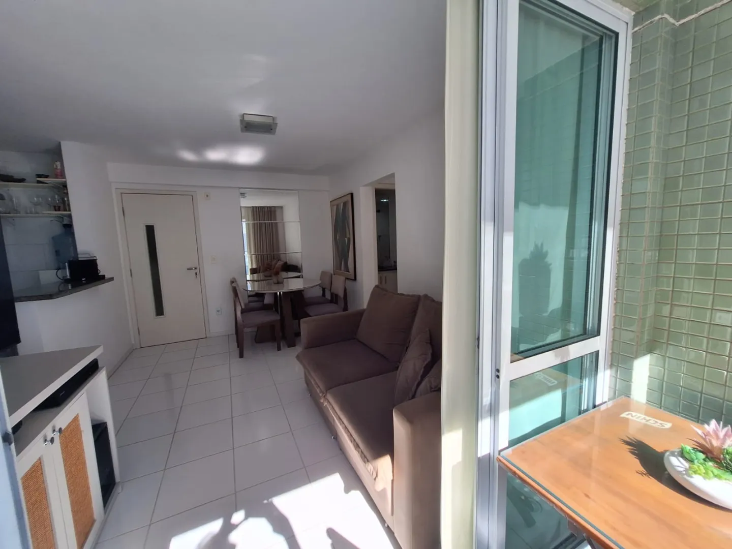 APARTAMENTO QUARTO E SALA VARANDA NASCENTE PISCINA ACADEMIA ELEVADOR &Agrave; VENDA NA BARRA! Rua Marquês de Caravelas Salvador - 