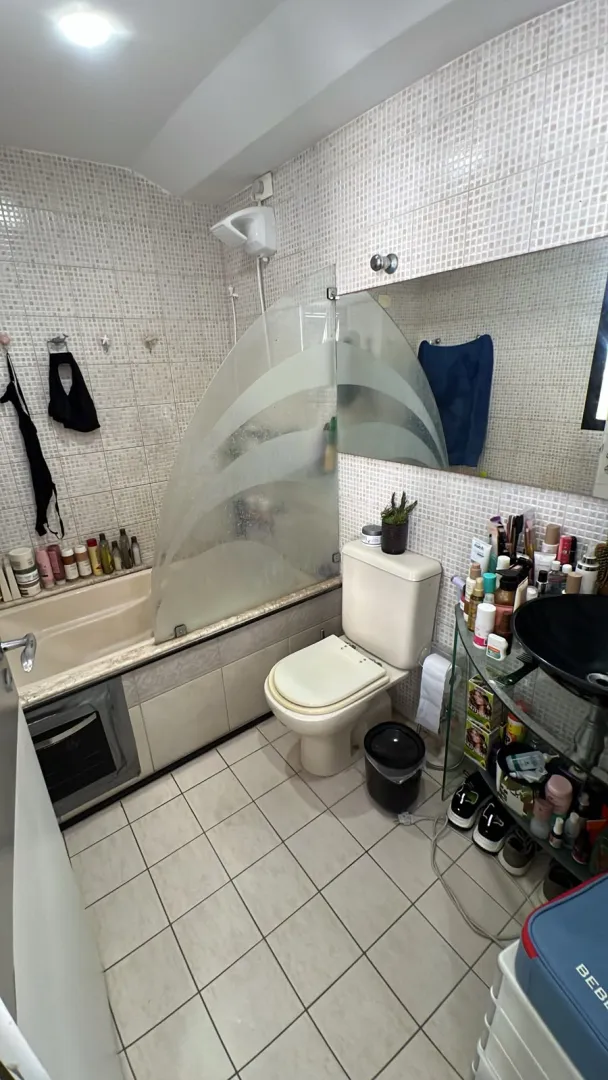 Apartamento com 125m&sup2; | 3 su&iacute;tes | Varanda | 2 vagas cobertas Rua Professor Augusto Lins e Silva Recife - 