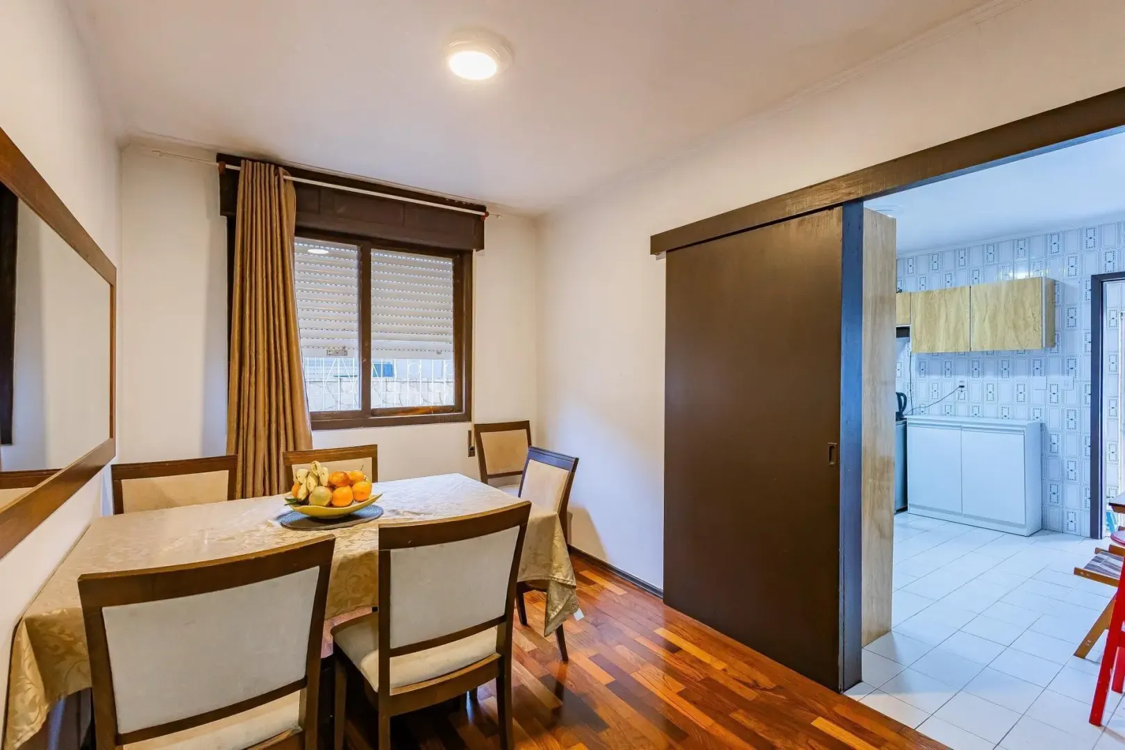 Casa &agrave; venda com 291m&sup2;, 5 quartos e 5 vagas Rua Alceu Soares de Lima Porto Alegre - 
