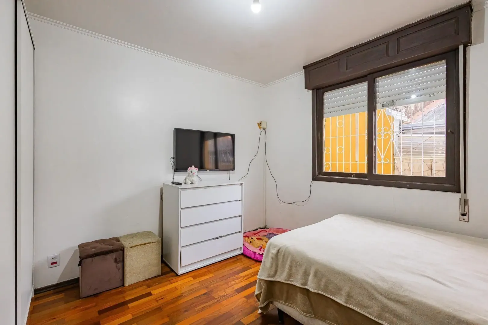 Casa &agrave; venda com 291m&sup2;, 5 quartos e 5 vagas Rua Alceu Soares de Lima Porto Alegre - 