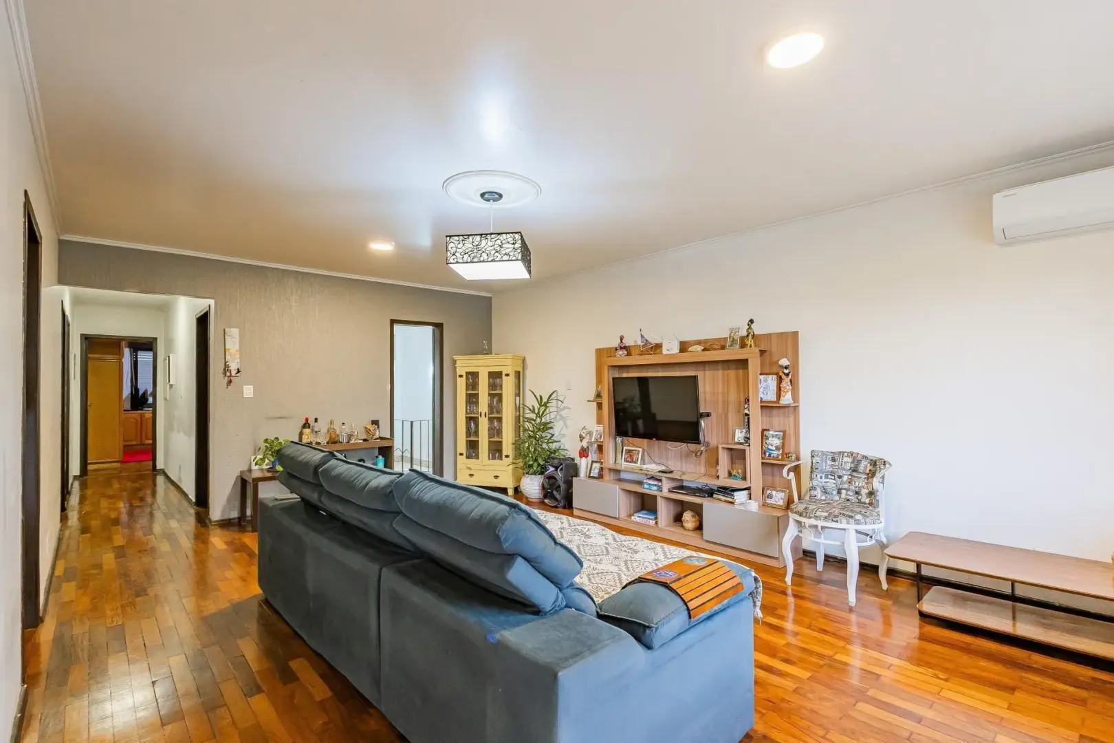 Casa &agrave; venda com 291m&sup2;, 5 quartos e 5 vagas Rua Alceu Soares de Lima Porto Alegre - 