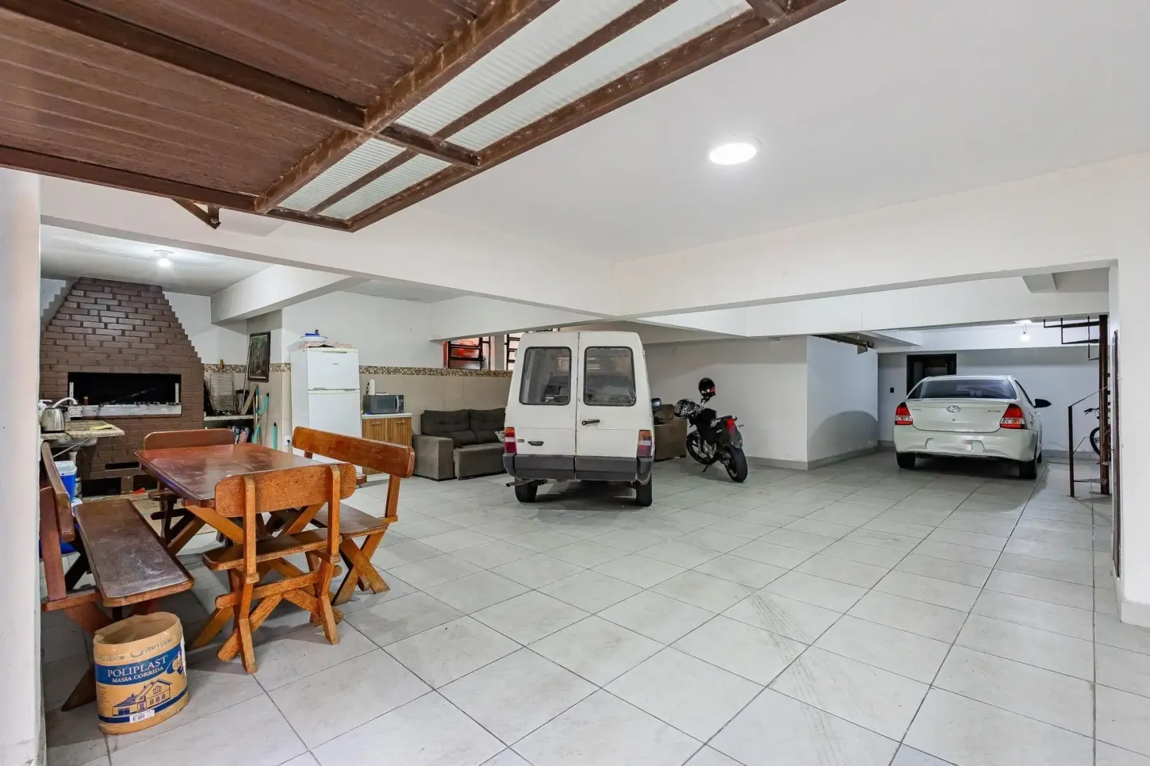 Casa &agrave; venda com 291m&sup2;, 5 quartos e 5 vagas Rua Alceu Soares de Lima Porto Alegre - 