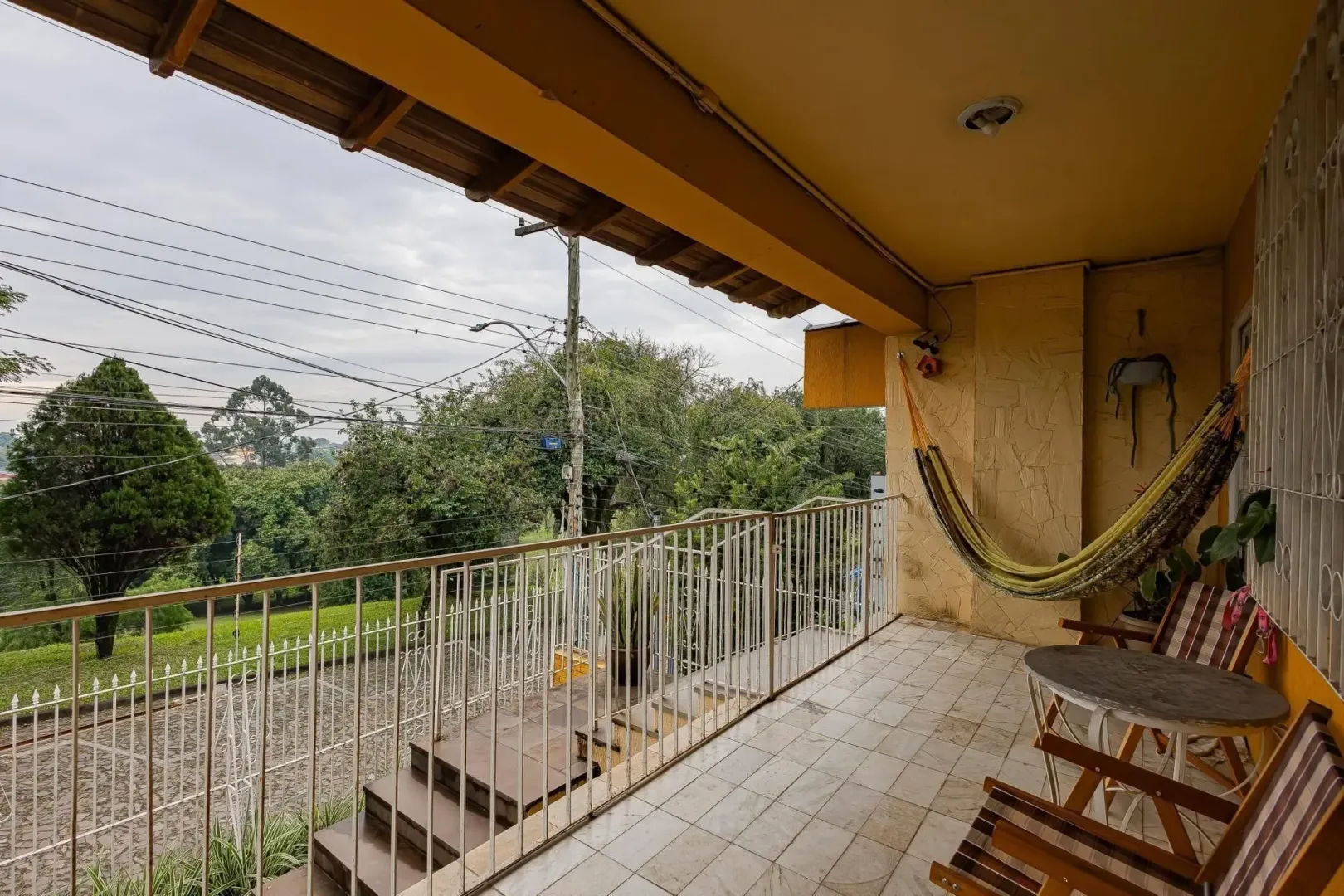 Casa &agrave; venda com 291m&sup2;, 5 quartos e 5 vagas Rua Alceu Soares de Lima Porto Alegre - 