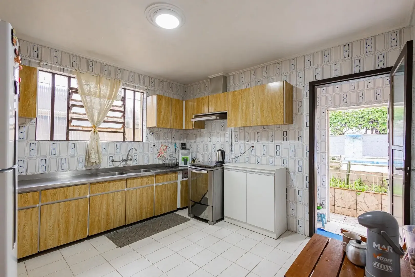 Casa &agrave; venda com 291m&sup2;, 5 quartos e 5 vagas Rua Alceu Soares de Lima Porto Alegre - 