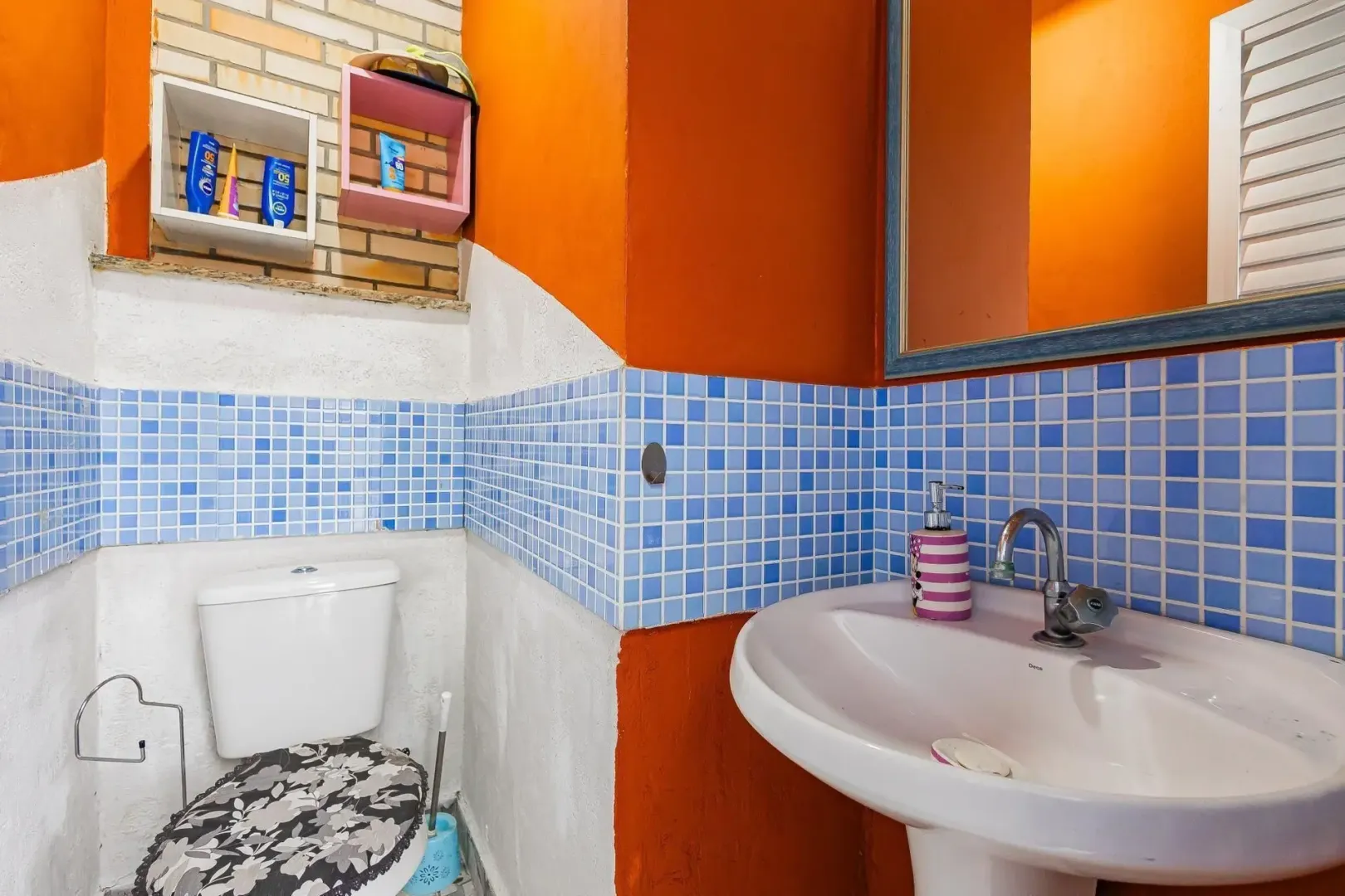Casa &agrave; venda com 291m&sup2;, 5 quartos e 5 vagas Rua Alceu Soares de Lima Porto Alegre - 