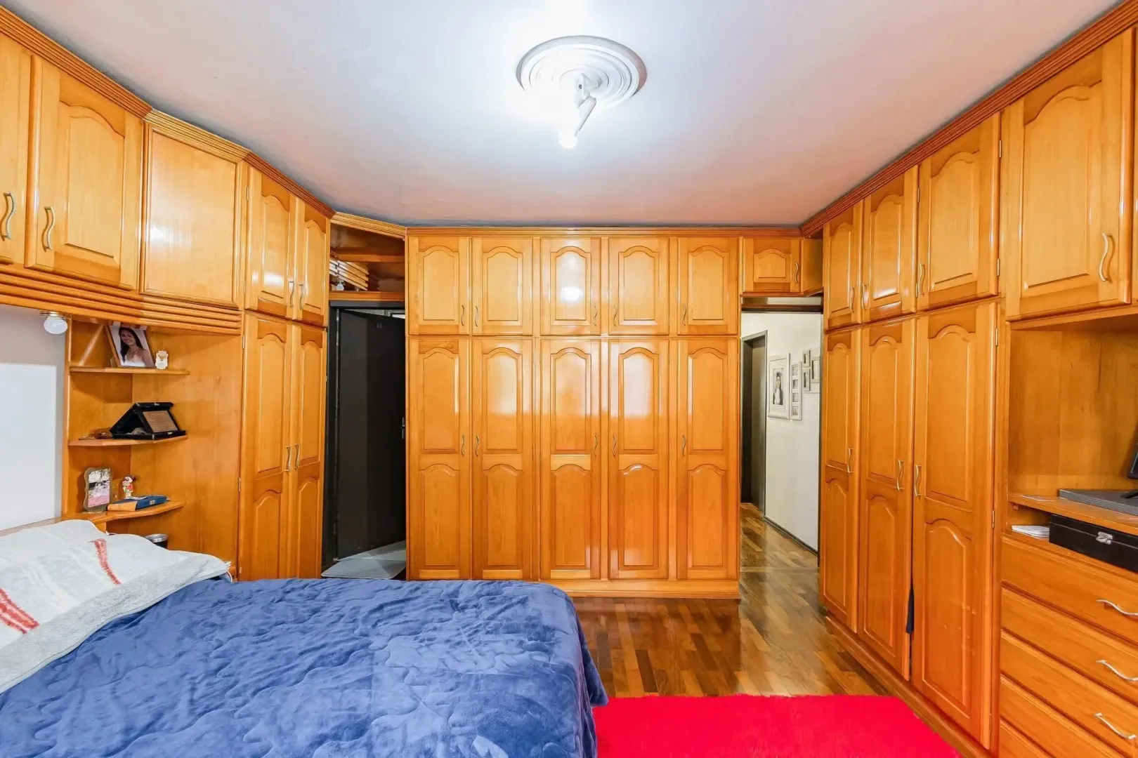 Casa &agrave; venda com 291m&sup2;, 5 quartos e 5 vagas Rua Alceu Soares de Lima Porto Alegre - 