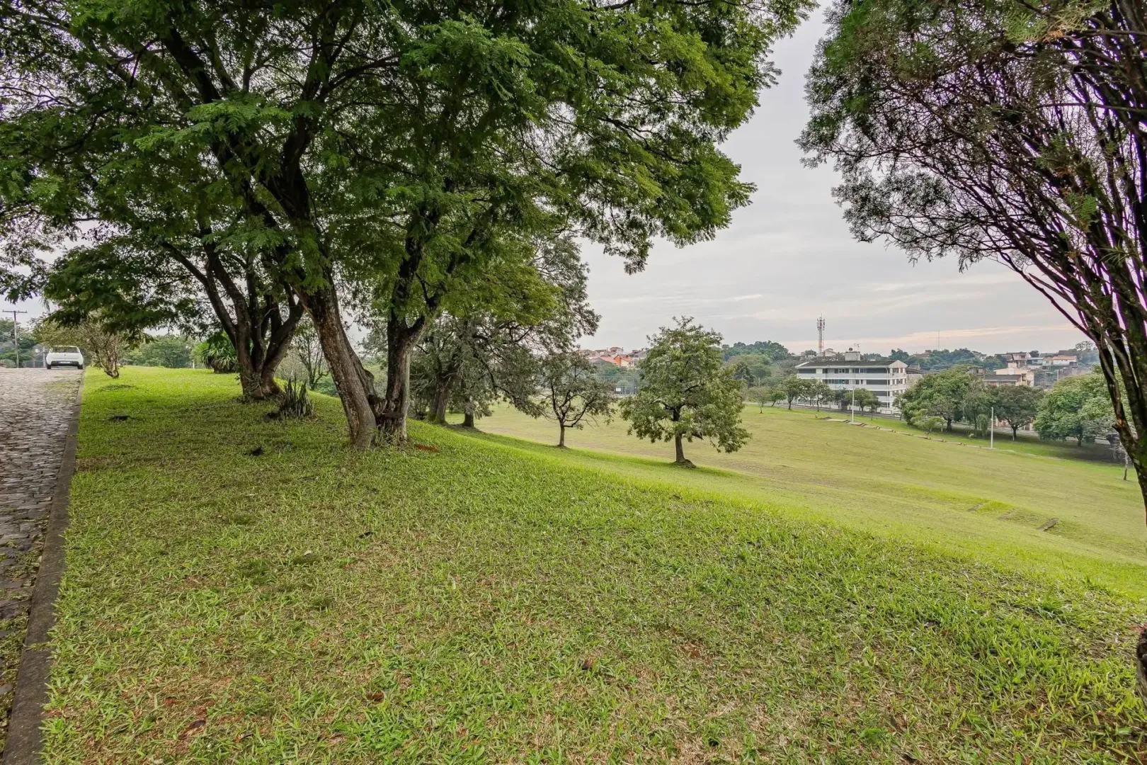 Casa &agrave; venda com 291m&sup2;, 5 quartos e 5 vagas Rua Alceu Soares de Lima Porto Alegre - 