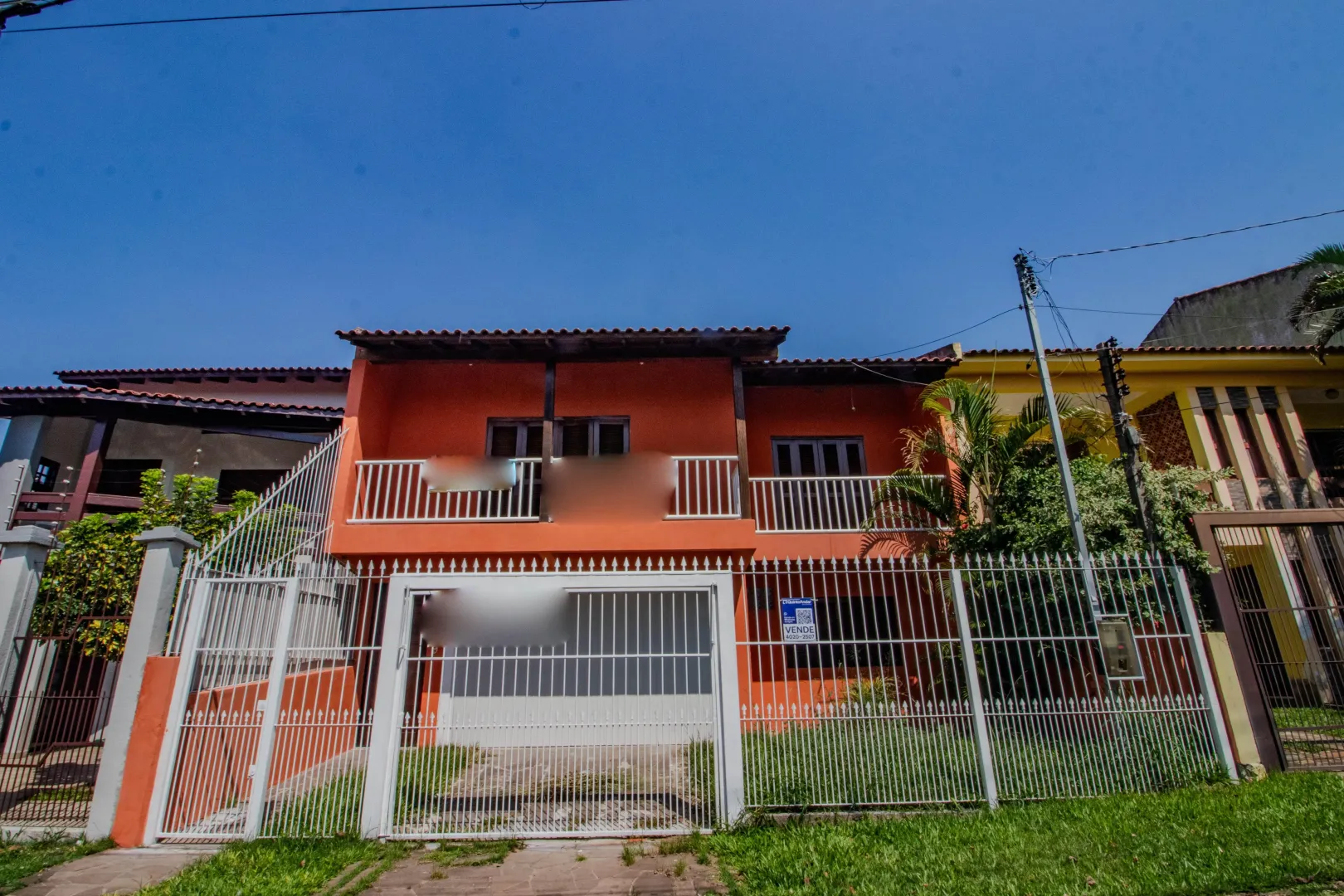 Casa com 4 dormit&oacute;rios na Av Edu Las Casas No Parque Santa F&eacute; Avenida Eduardo Las Casas Porto Alegre - 