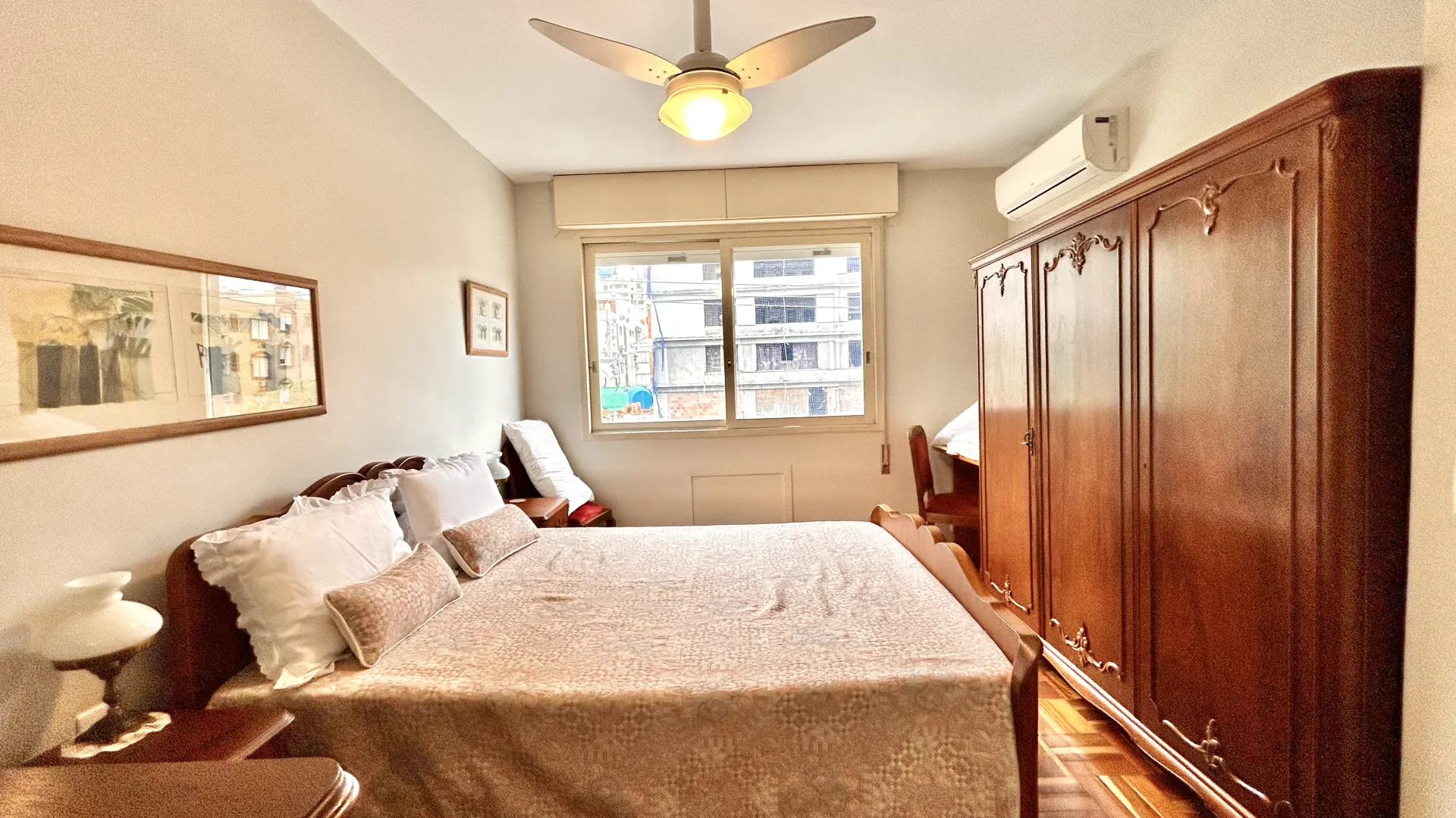 R$ 900.000 - AMPLO APARTAMENTO - DE FRENTE - 116M2 - 3 DORM - SU&Iacute;TE - 2 VAGAS Rua Cabral Porto Alegre - 