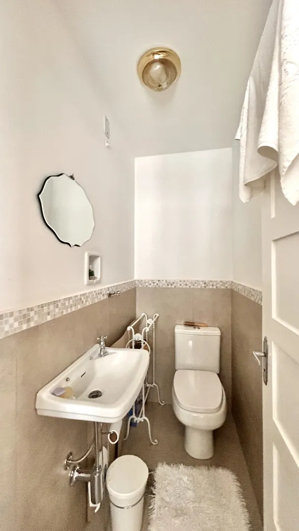 R$ 900.000 - AMPLO APARTAMENTO - DE FRENTE - 116M2 - 3 DORM - SU&Iacute;TE - 2 VAGAS Rua Cabral Porto Alegre - 