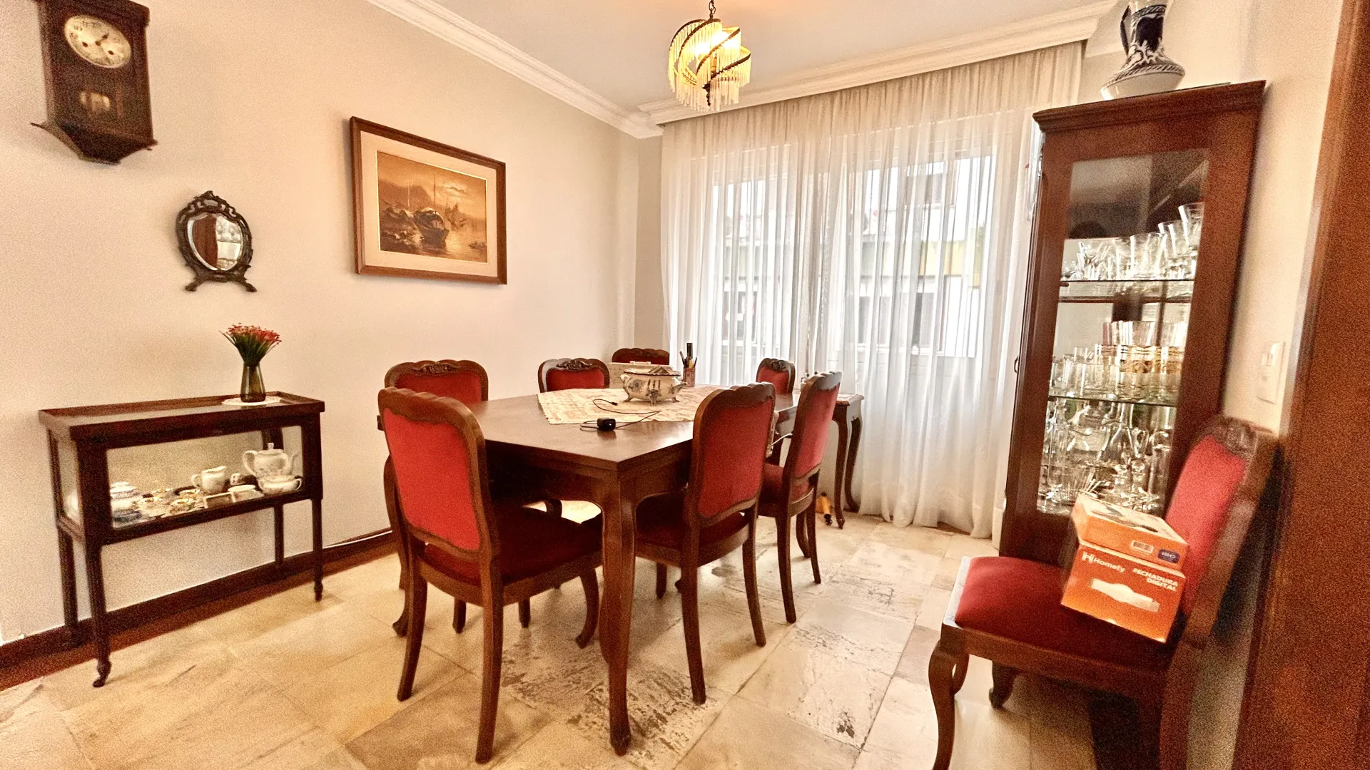 R$ 900.000 - AMPLO APARTAMENTO - DE FRENTE - 116M2 - 3 DORM - SU&Iacute;TE - 2 VAGAS Rua Cabral Porto Alegre - 