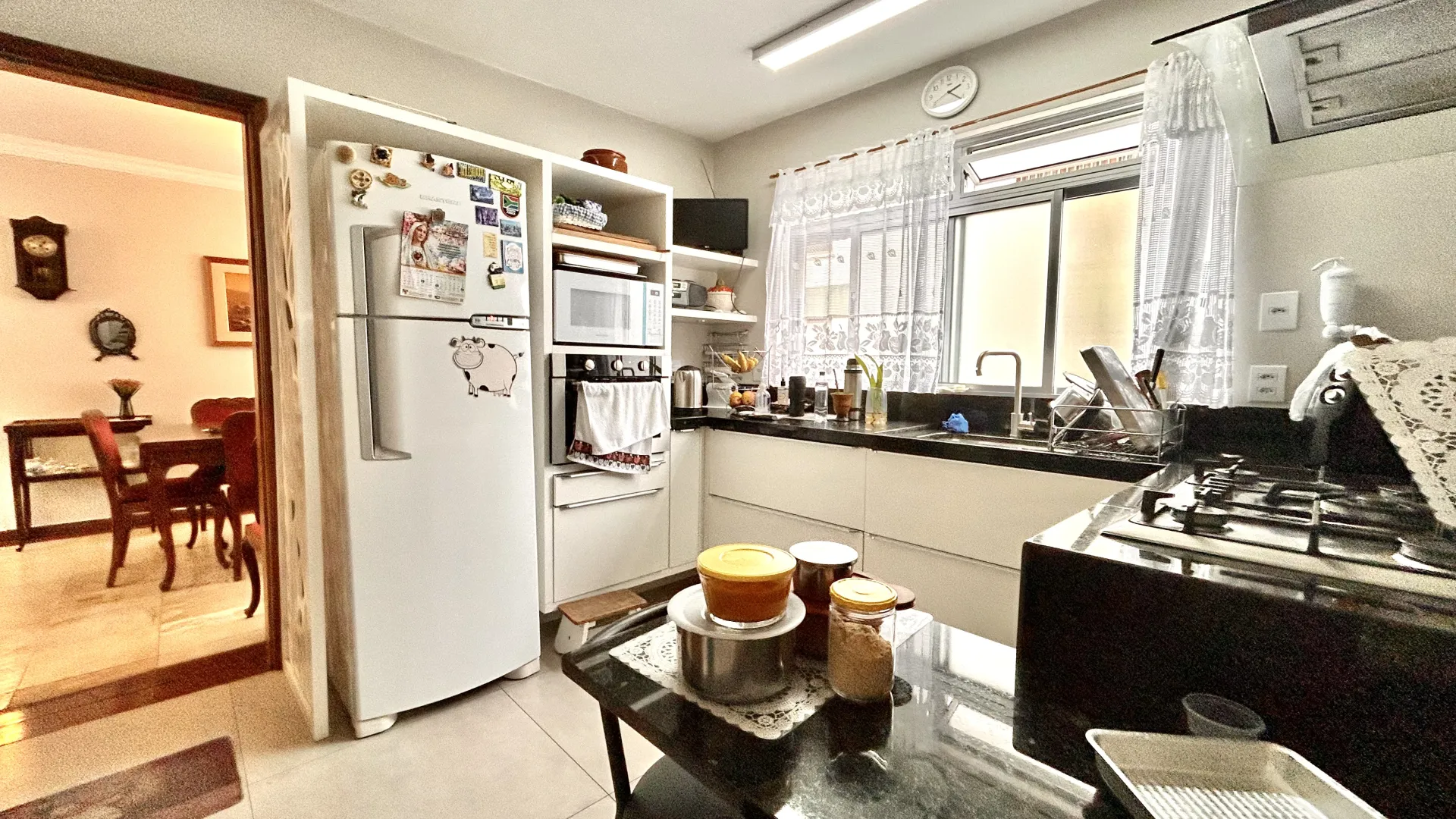 R$ 900.000 - AMPLO APARTAMENTO - DE FRENTE - 116M2 - 3 DORM - SU&Iacute;TE - 2 VAGAS Rua Cabral Porto Alegre - 