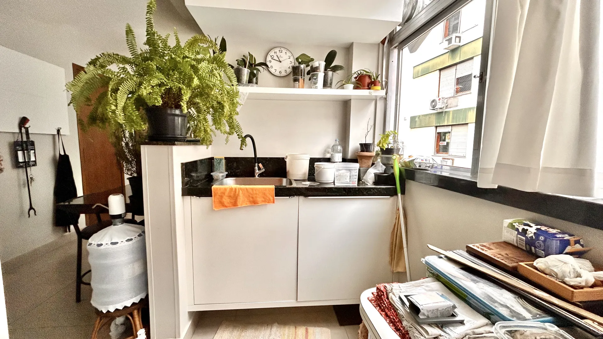 R$ 900.000 - AMPLO APARTAMENTO - DE FRENTE - 116M2 - 3 DORM - SU&Iacute;TE - 2 VAGAS Rua Cabral Porto Alegre - 