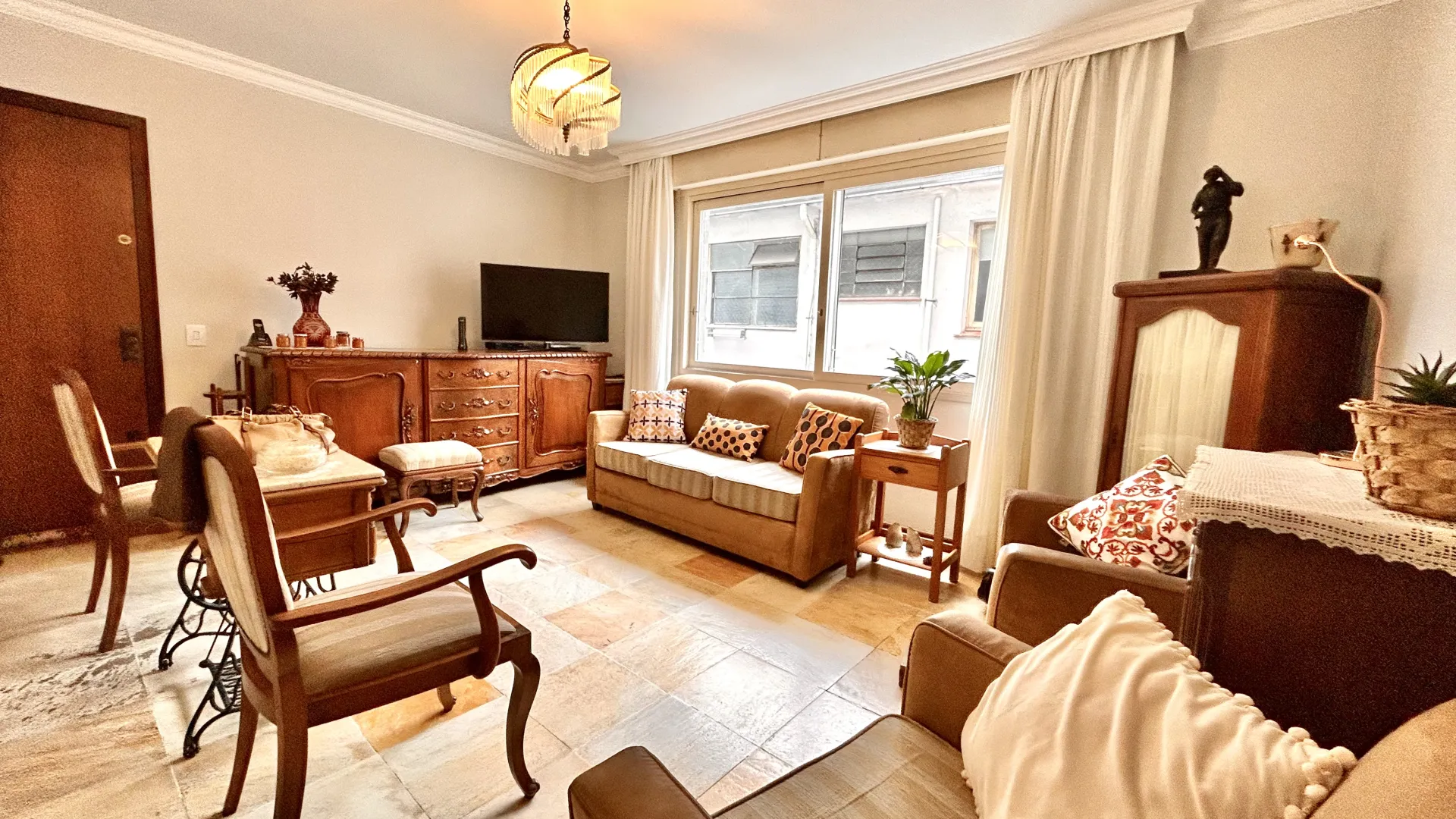 R$ 900.000 - AMPLO APARTAMENTO - DE FRENTE - 116M2 - 3 DORM - SU&Iacute;TE - 2 VAGAS Rua Cabral Porto Alegre - 