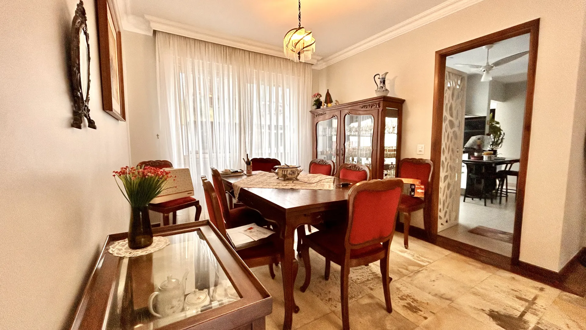 R$ 900.000 - AMPLO APARTAMENTO - DE FRENTE - 116M2 - 3 DORM - SU&Iacute;TE - 2 VAGAS Rua Cabral Porto Alegre - 