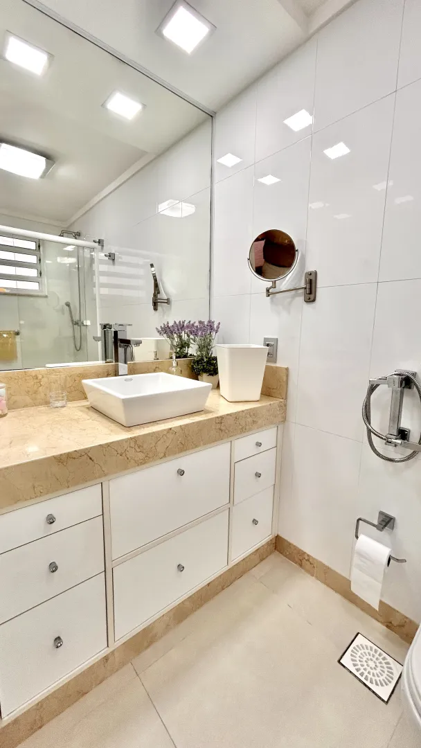 R$ 900.000 - AMPLO APARTAMENTO - DE FRENTE - 116M2 - 3 DORM - SU&Iacute;TE - 2 VAGAS Rua Cabral Porto Alegre - 