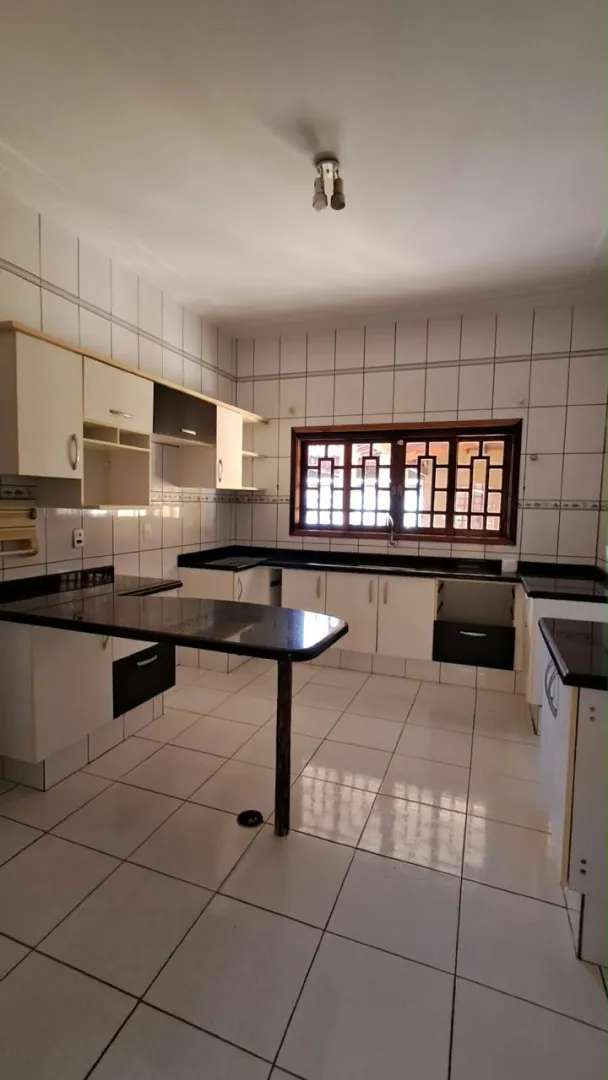 Casa Ampla na Ch&aacute;cara Peixe Rua Augusto Singulani Santa Cruz do Rio Pardo - 