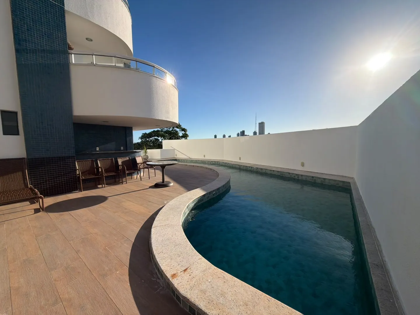 APARTAMENTO 3 QUARTOS SU&Iacute;TE VARANDAS PISCINA 2 GARAGENS ELEVADORES &Agrave; VENDA NA FEDERA&Ccedil;&Atilde;O! Rua Doutor Galdino de Magalhães Ribeiro Salvador - 