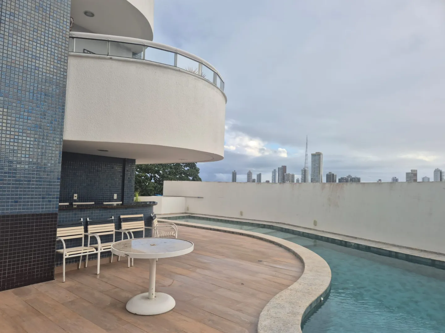APARTAMENTO 3 QUARTOS SU&Iacute;TE VARANDAS PISCINA 2 GARAGENS ELEVADORES &Agrave; VENDA NA FEDERA&Ccedil;&Atilde;O! Rua Doutor Galdino de Magalhães Ribeiro Salvador - 