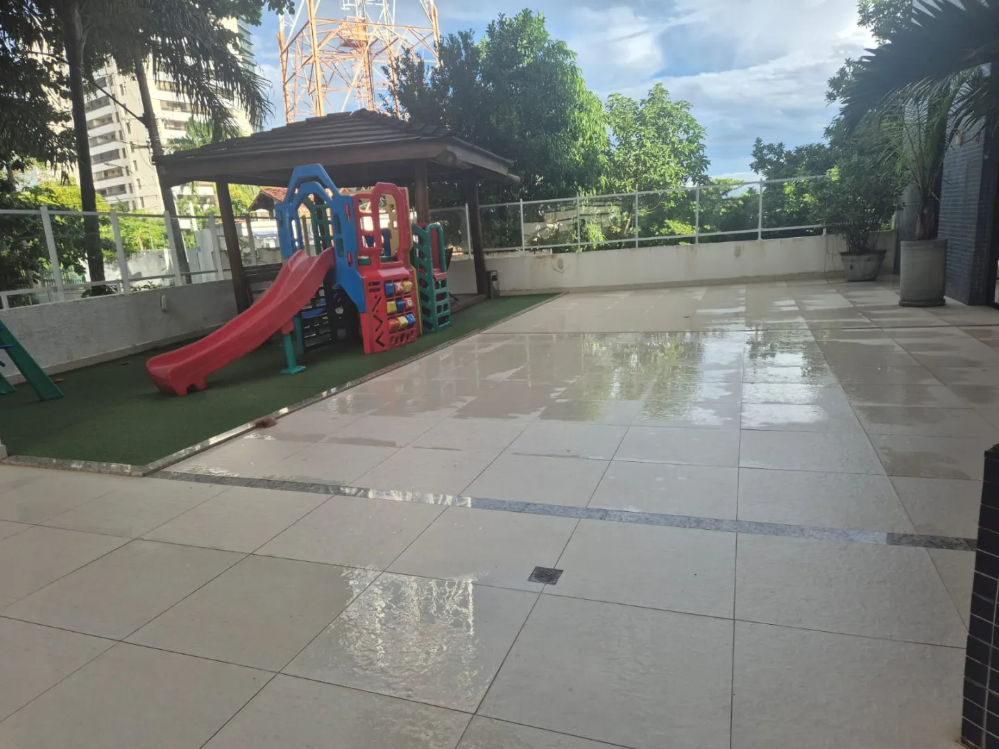 APARTAMENTO 3 QUARTOS SU&Iacute;TE VARANDAS PISCINA 2 GARAGENS ELEVADORES &Agrave; VENDA NA FEDERA&Ccedil;&Atilde;O! Rua Doutor Galdino de Magalhães Ribeiro Salvador - 