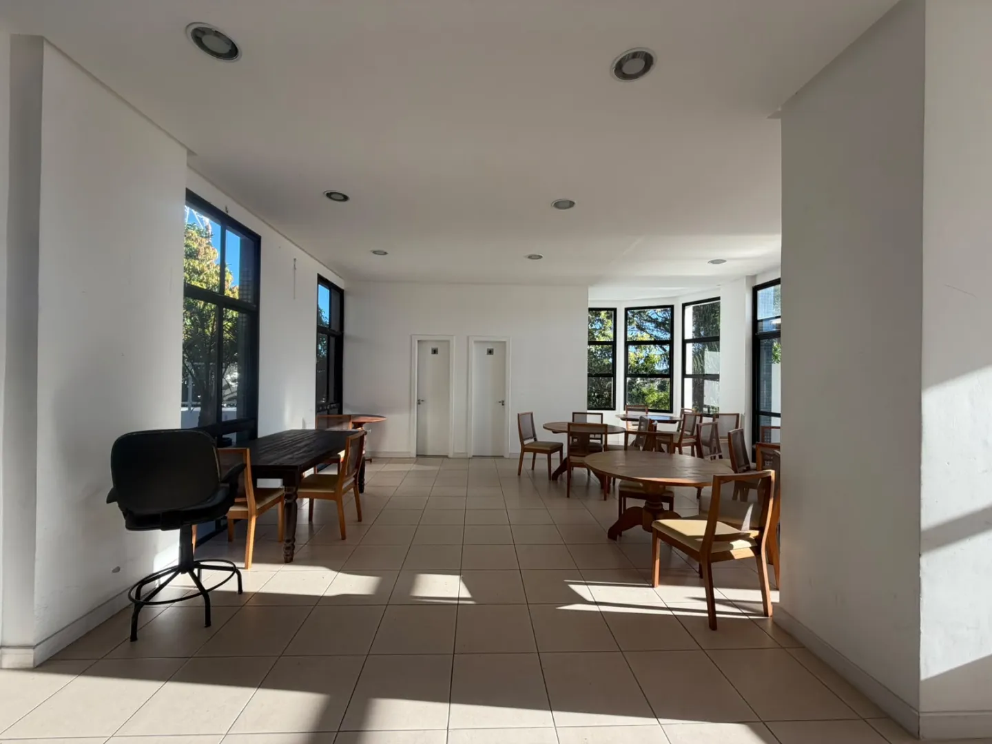 APARTAMENTO 3 QUARTOS SU&Iacute;TE VARANDAS PISCINA 2 GARAGENS ELEVADORES &Agrave; VENDA NA FEDERA&Ccedil;&Atilde;O! Rua Doutor Galdino de Magalhães Ribeiro Salvador - 