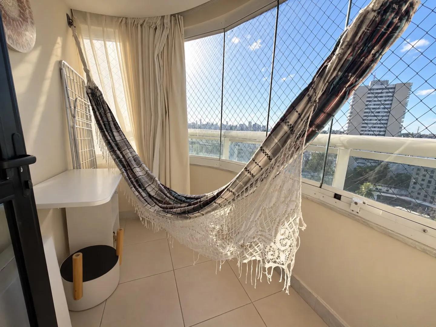 APARTAMENTO 3 QUARTOS SU&Iacute;TE VARANDAS PISCINA 2 GARAGENS ELEVADORES &Agrave; VENDA NA FEDERA&Ccedil;&Atilde;O! Rua Doutor Galdino de Magalhães Ribeiro Salvador - 