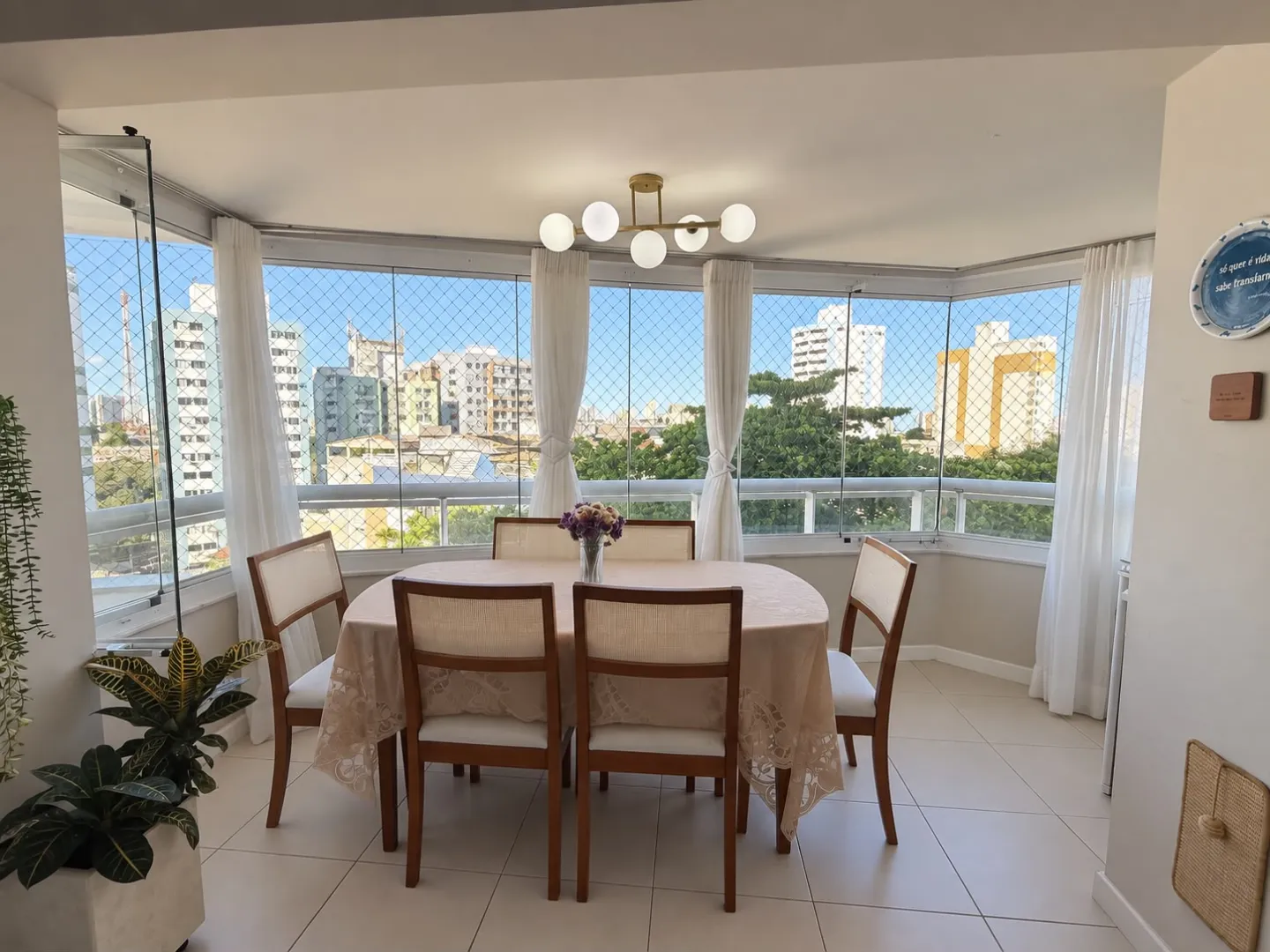 APARTAMENTO 3 QUARTOS SU&Iacute;TE VARANDAS PISCINA 2 GARAGENS ELEVADORES &Agrave; VENDA NA FEDERA&Ccedil;&Atilde;O! Rua Doutor Galdino de Magalhães Ribeiro Salvador - 