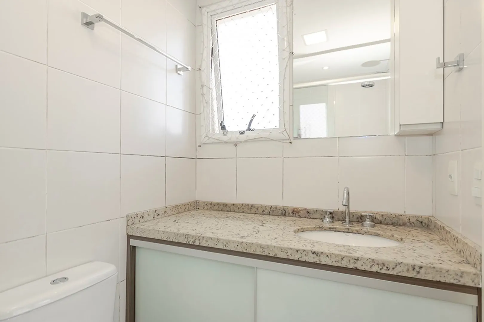 R$ 480.000 - UP LIFE - APARTAMENTO - 60M2 - 2 DORM - 1 VAGA - SACADA - VISTA - INFRA Rua Limoeiro Porto Alegre - 
