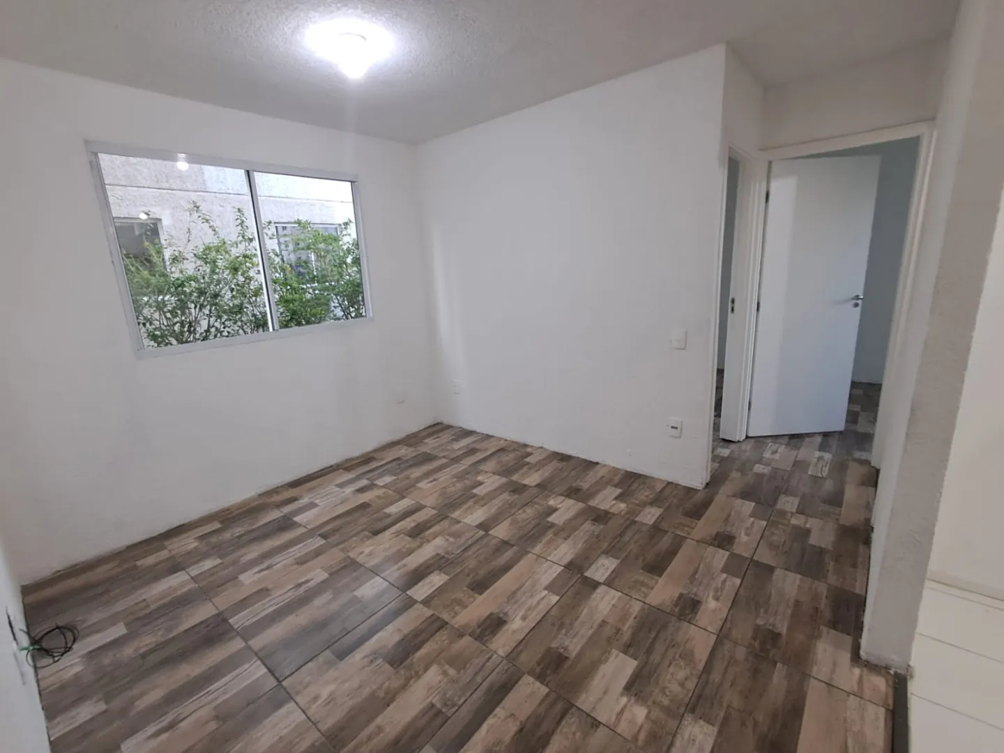 Apartamento t&eacute;rreo em condominio fechado na  R. dos Maias, Bairro Santa Rosa Rua dos Maias Porto Alegre - 