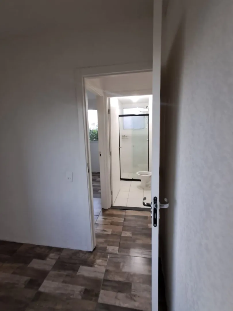 Apartamento t&eacute;rreo em condominio fechado na  R. dos Maias, Bairro Santa Rosa Rua dos Maias Porto Alegre - 