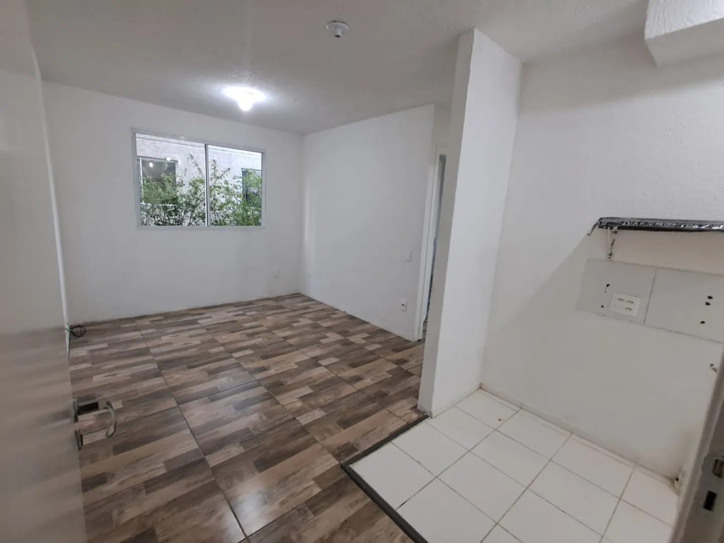 Apartamento t&eacute;rreo em condominio fechado na  R. dos Maias, Bairro Santa Rosa Rua dos Maias Porto Alegre - 