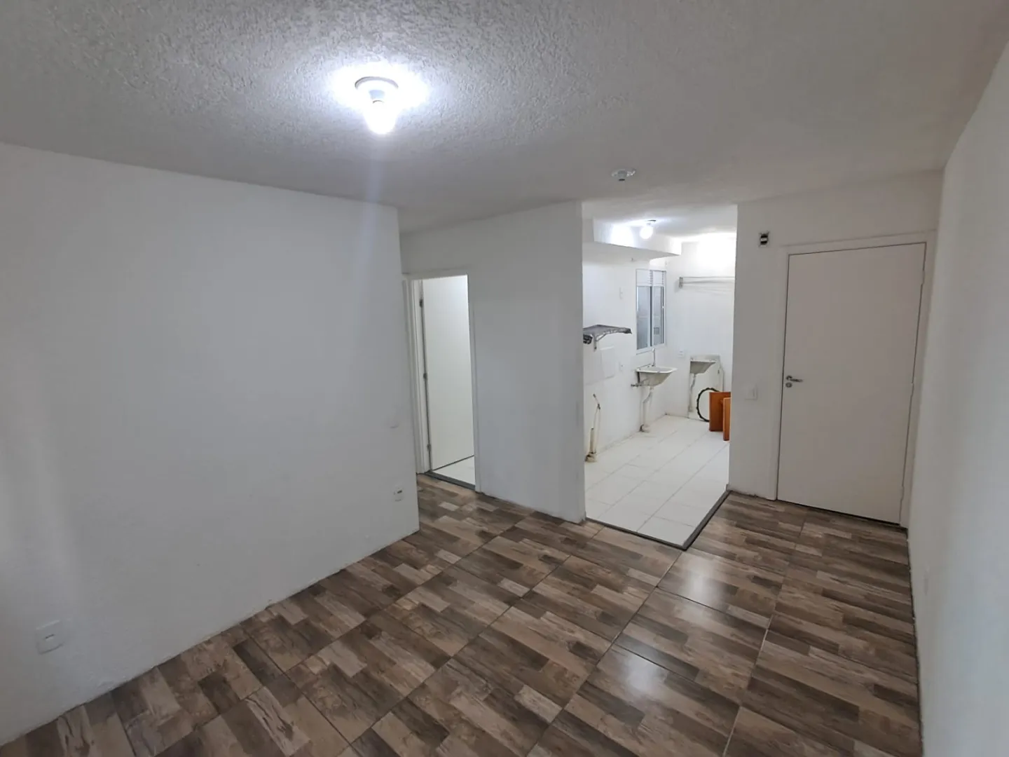 Apartamento t&eacute;rreo em condominio fechado na  R. dos Maias, Bairro Santa Rosa Rua dos Maias Porto Alegre - 