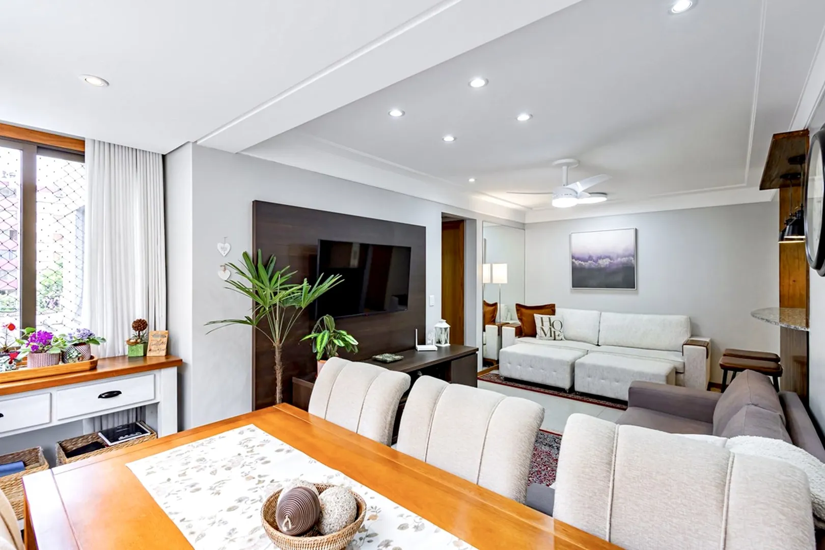 R$ 655.000 - APARTAMENTO - MOBILIADO - 70M2 - 2 DORM - 1 VAGA - INFRA Rua Atanásio Belmonte Porto Alegre - 