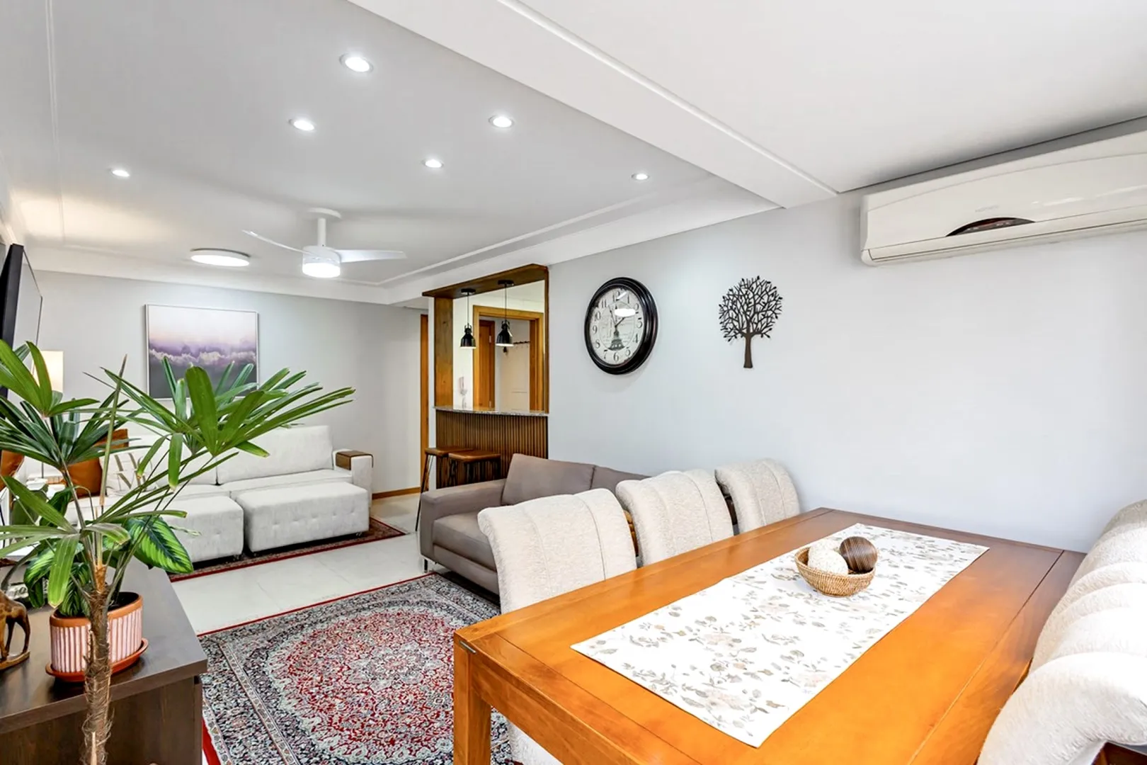 R$ 655.000 - APARTAMENTO - MOBILIADO - 70M2 - 2 DORM - 1 VAGA - INFRA Rua Atanásio Belmonte Porto Alegre - 