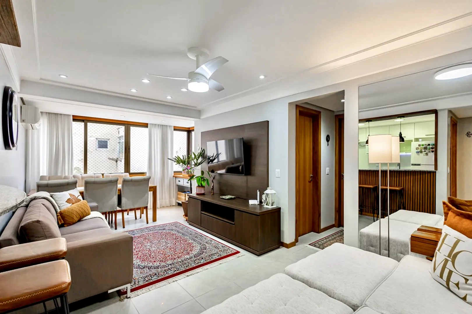 R$ 655.000 - APARTAMENTO - MOBILIADO - 70M2 - 2 DORM - 1 VAGA - INFRA Rua Atanásio Belmonte Porto Alegre - 