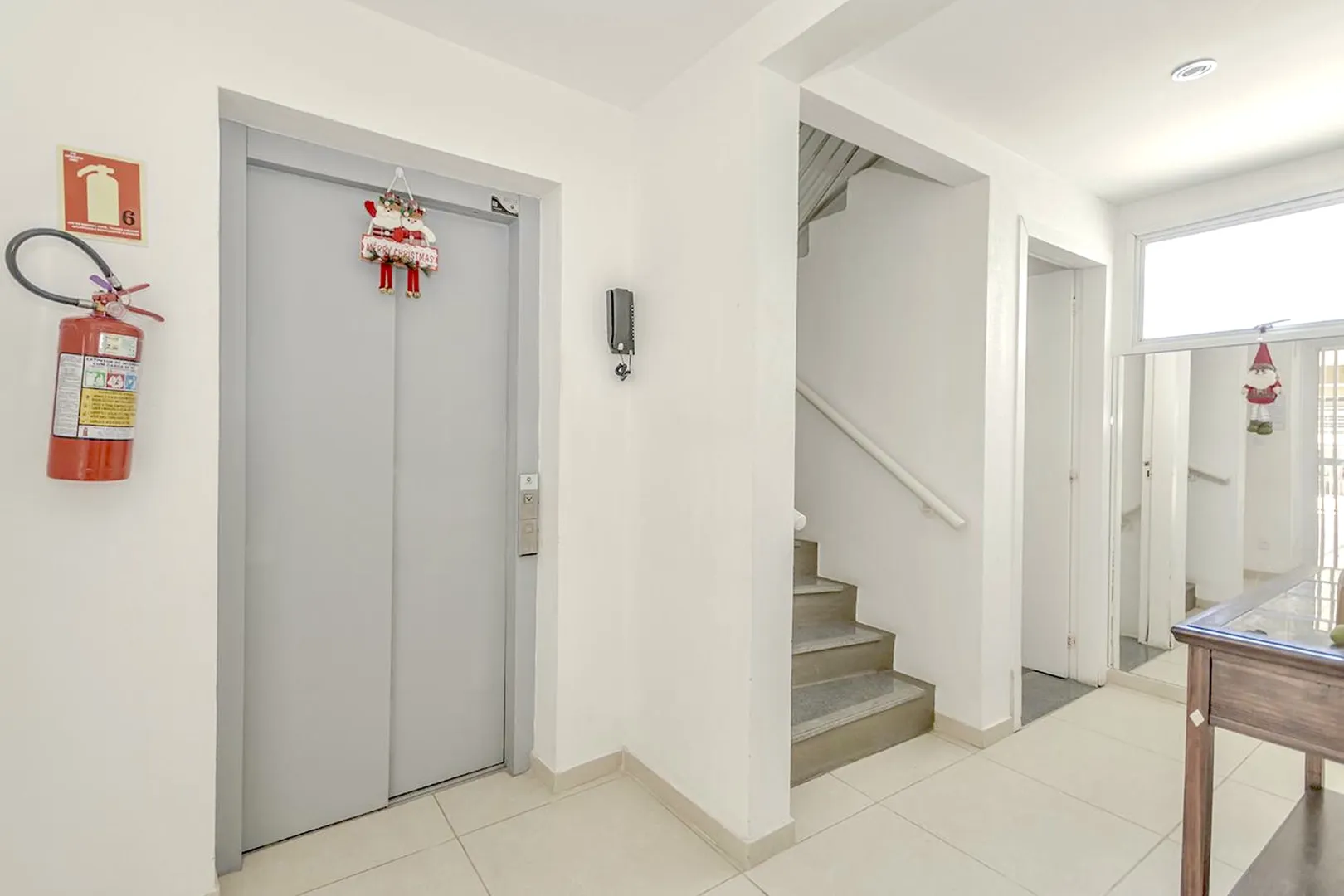 R$ 390.000 - NOVO - &Oacute;TIMO APARTAMENTO - 76M2 - 2 DORM - SU&Iacute;TE - JANEL&Otilde;ES - VISTA - 2 VAGAS Avenida Belém Porto Alegre - 