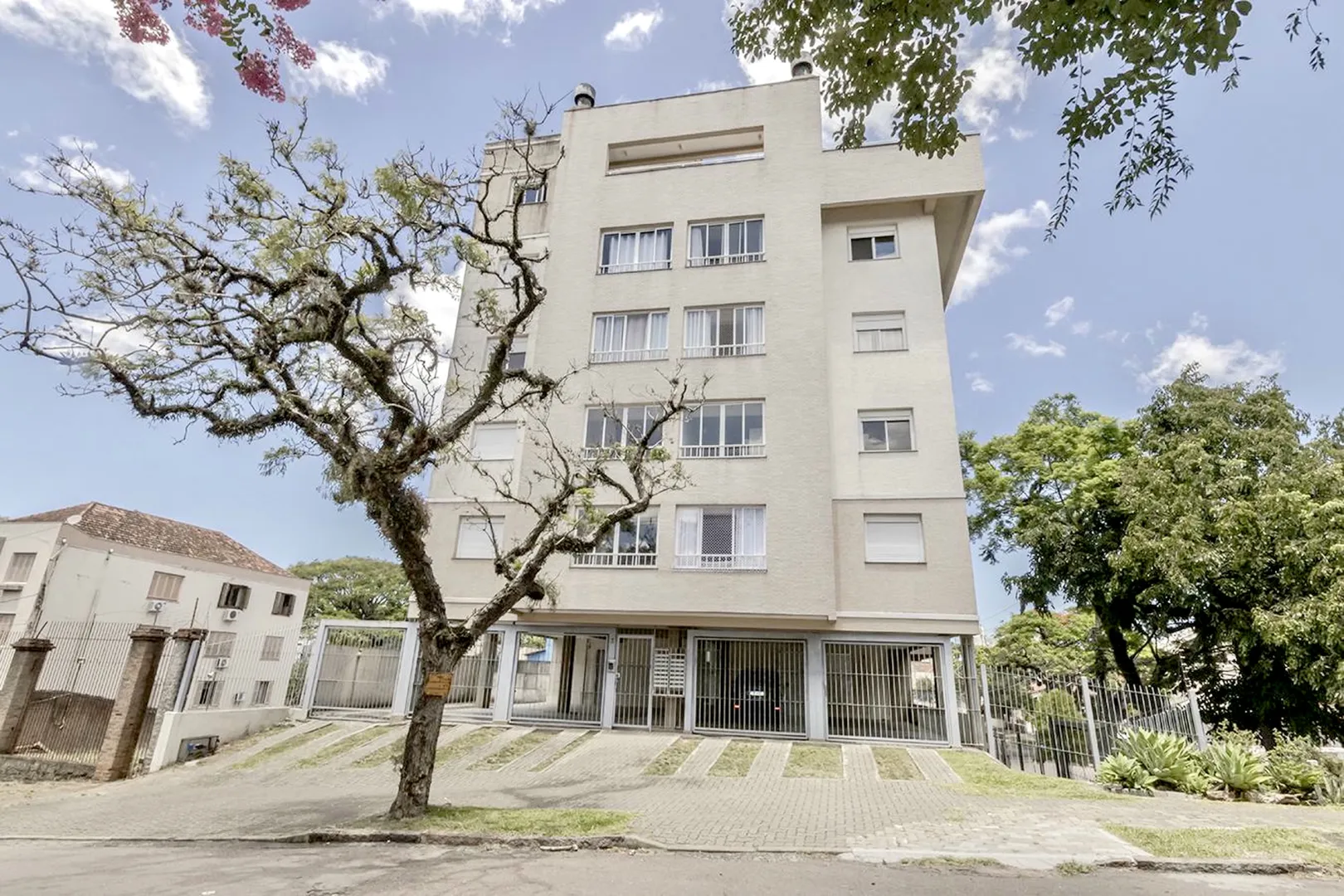 R$ 390.000 - NOVO - &Oacute;TIMO APARTAMENTO - 76M2 - 2 DORM - SU&Iacute;TE - JANEL&Otilde;ES - VISTA - 2 VAGAS Avenida Belém Porto Alegre - 