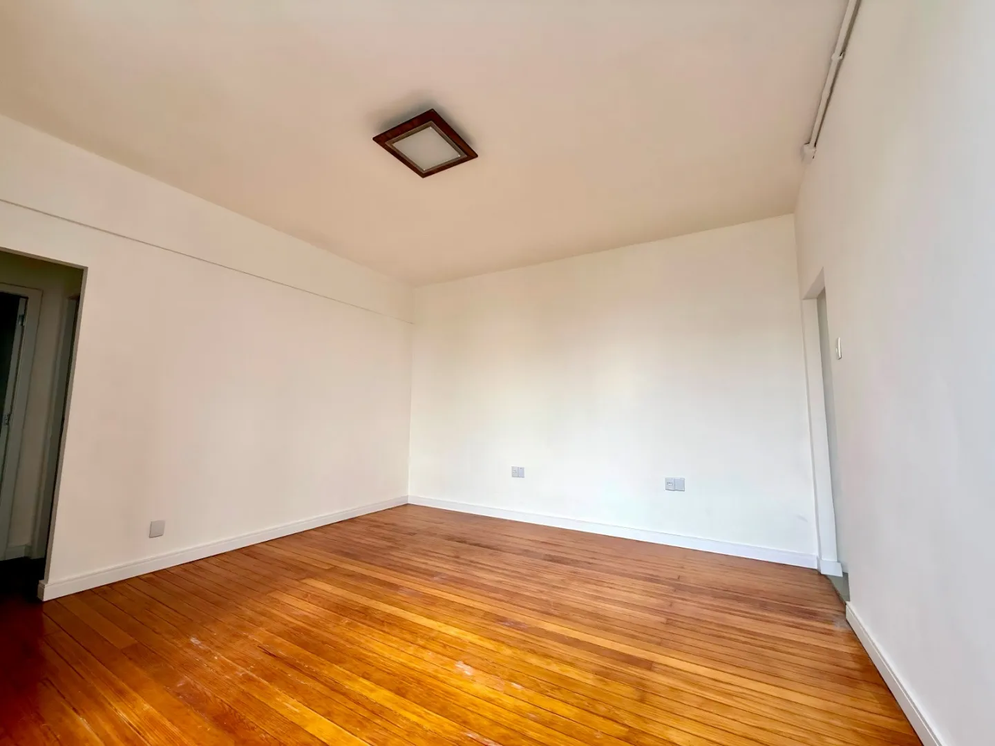 R$ 395.000 - APARTAMENTO - 72M2 - SEMIMOBILIADO - REFORMADO - 3 DORM - SACADA - VISTA Avenida Cristóvão Colombo Porto Alegre - 