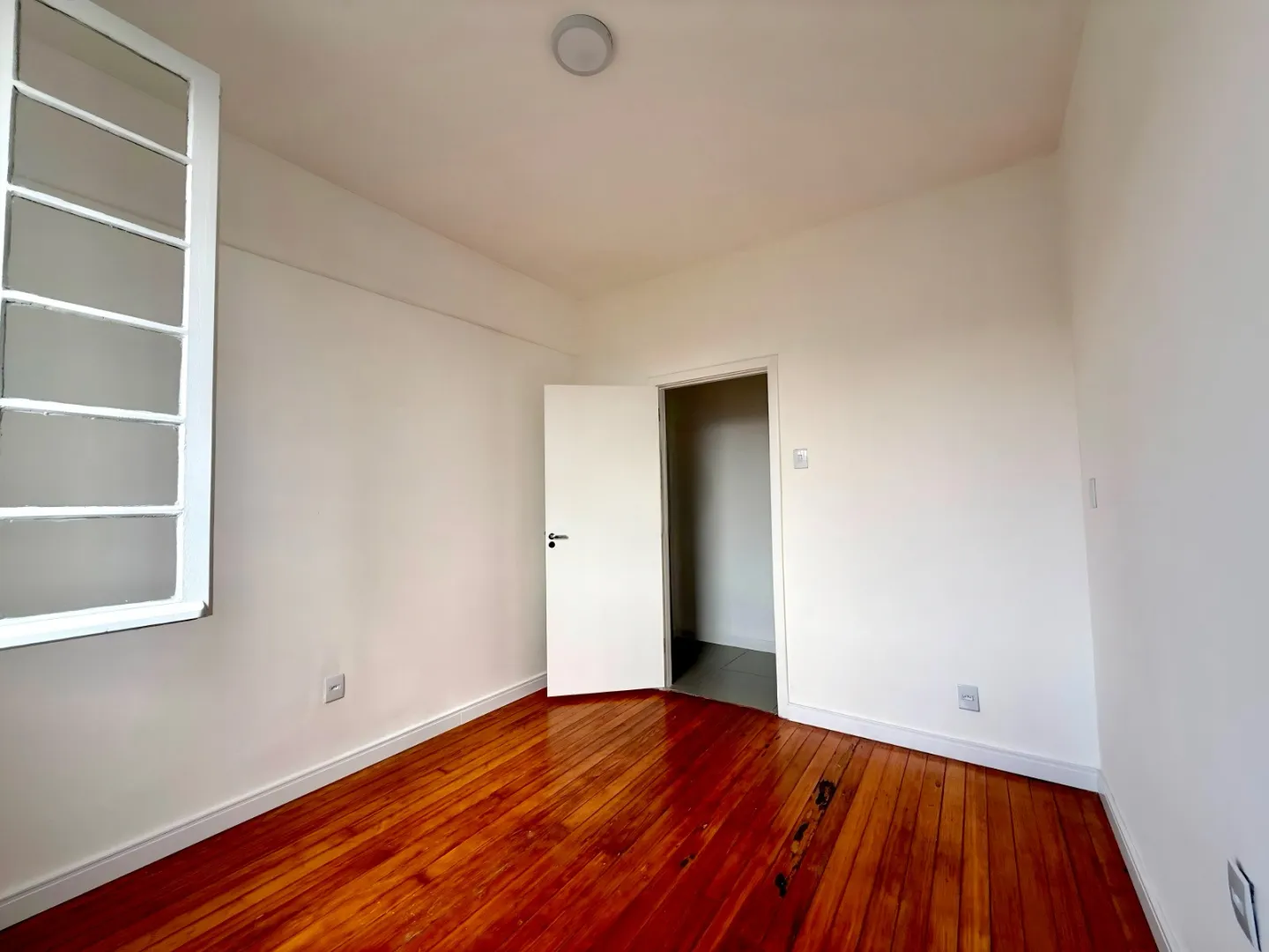 R$ 395.000 - APARTAMENTO - 72M2 - SEMIMOBILIADO - REFORMADO - 3 DORM - SACADA - VISTA Avenida Cristóvão Colombo Porto Alegre - 