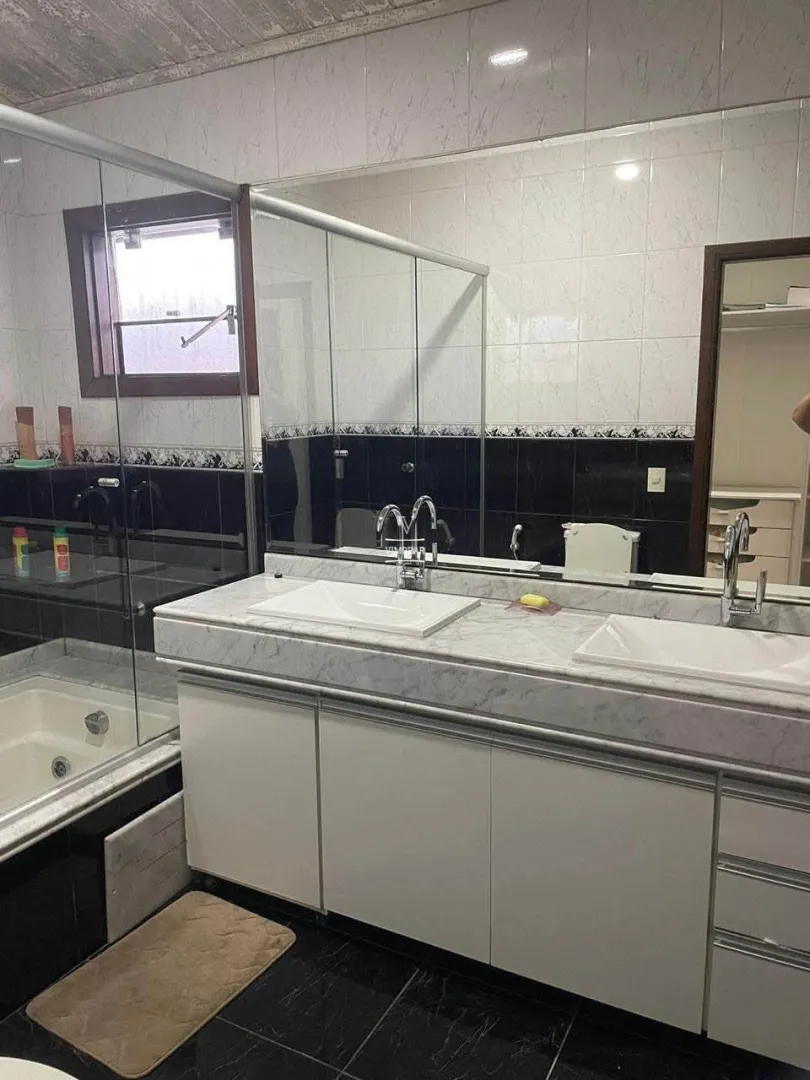 Casa em condom&iacute;nio fechado 3 dormit&oacute;rios sendo 1 su&iacute;te + 4 vagas de garagem  Arujá - 