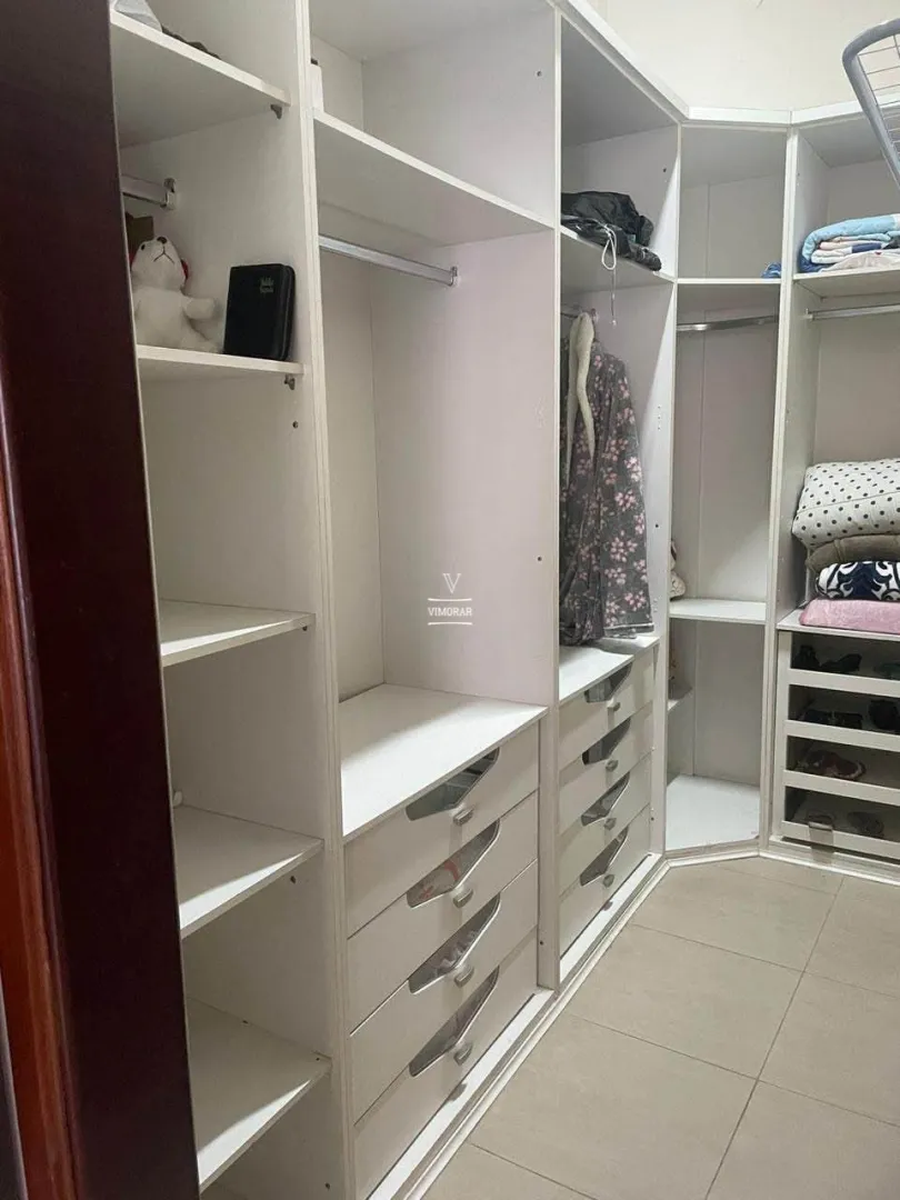 Casa em condom&iacute;nio fechado 3 dormit&oacute;rios sendo 1 su&iacute;te + 4 vagas de garagem  Arujá - 
