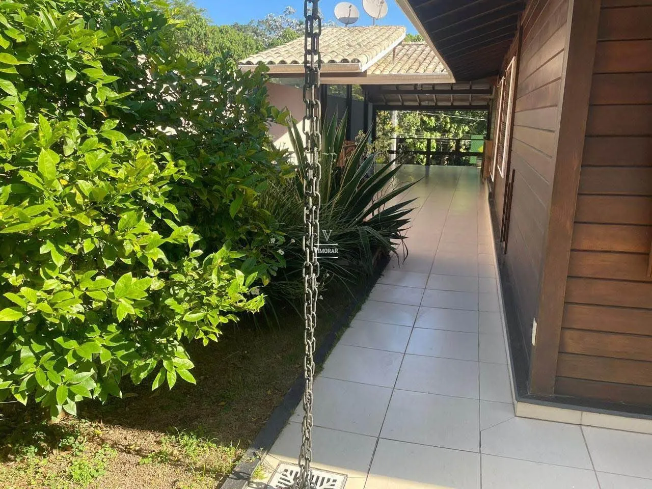 Casa em condom&iacute;nio fechado 3 dormit&oacute;rios sendo 1 su&iacute;te + 4 vagas de garagem  Arujá - 