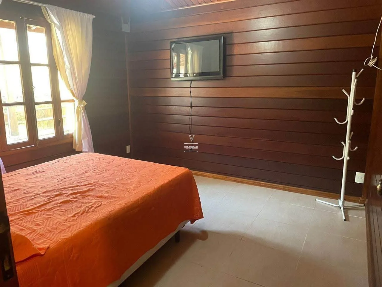 Casa em condom&iacute;nio fechado 3 dormit&oacute;rios sendo 1 su&iacute;te + 4 vagas de garagem  Arujá - 