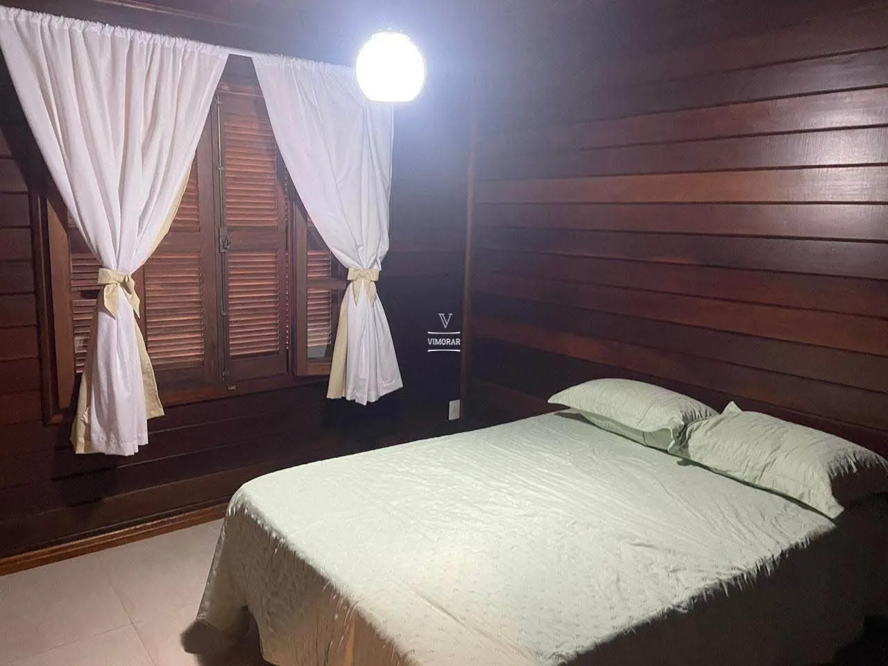 Casa em condom&iacute;nio fechado 3 dormit&oacute;rios sendo 1 su&iacute;te + 4 vagas de garagem  Arujá - 